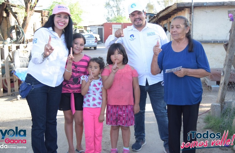 Mayola Gaona viste de blanco y azul la zona Oriente de Mexicali