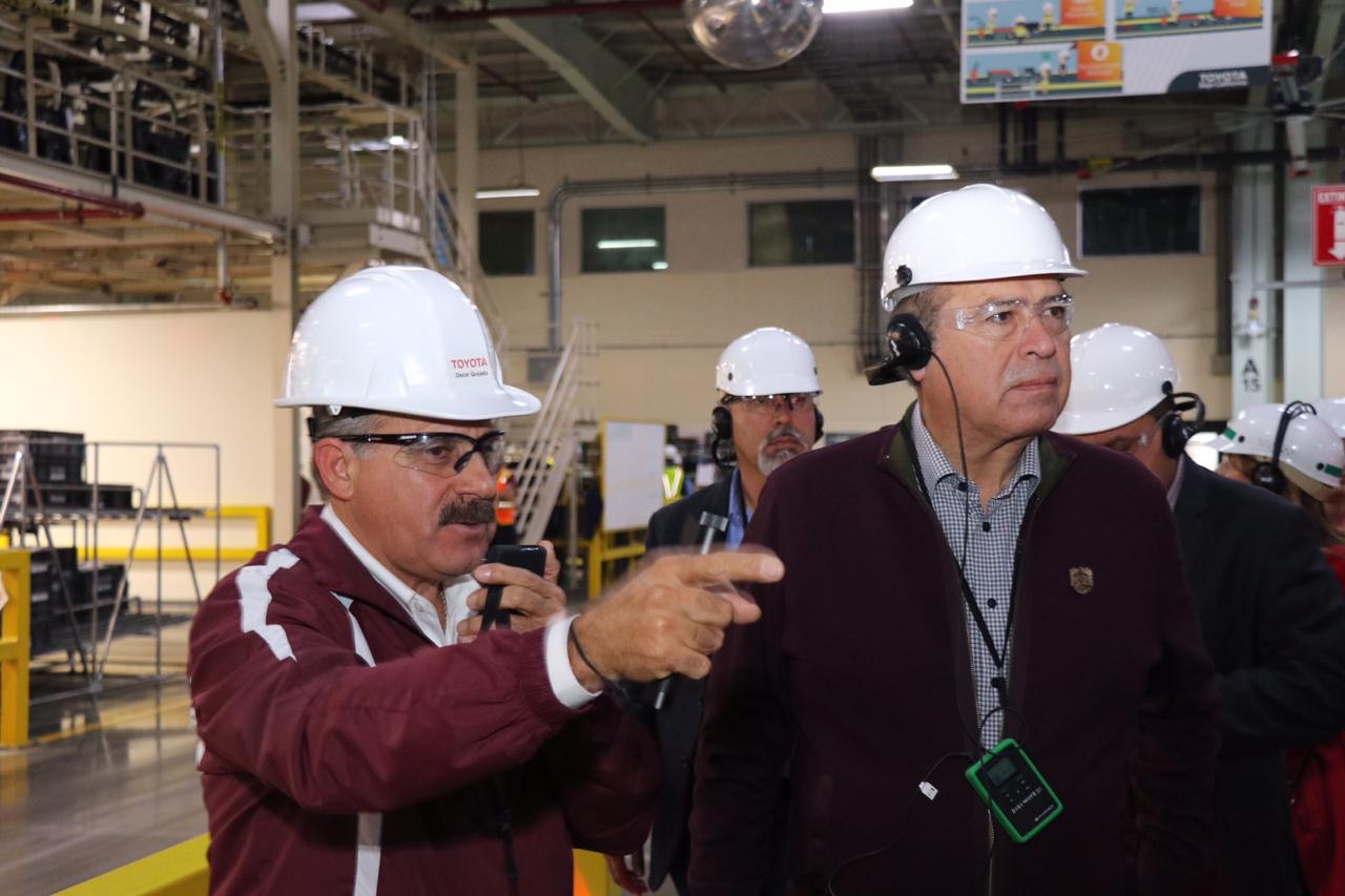 Recorre Presidente Municipal de Tijuana planta manufacturera de Toyota