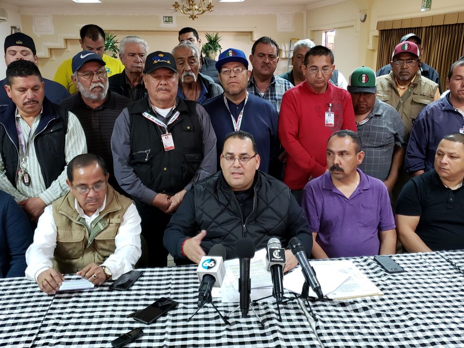 Anuncian taxistas de Mexicali “huelga de pagos” en protesta por la laxitud del Simutra en aplicar el reglamento de transporte contra Uber, Didi y plataformas similares