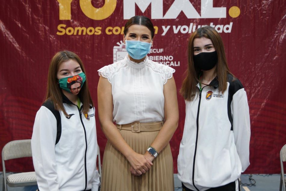 Gobierno municipal de Mexicali apoya a niños y jóvenes estudiantes