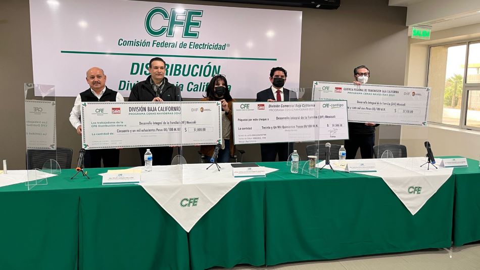 Entrega CFE donativo a DIF municipal