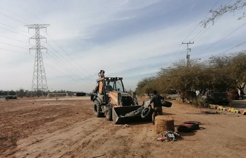 Gobierno de Mexicali realiza jornada de limpieza en Misión del Ángel