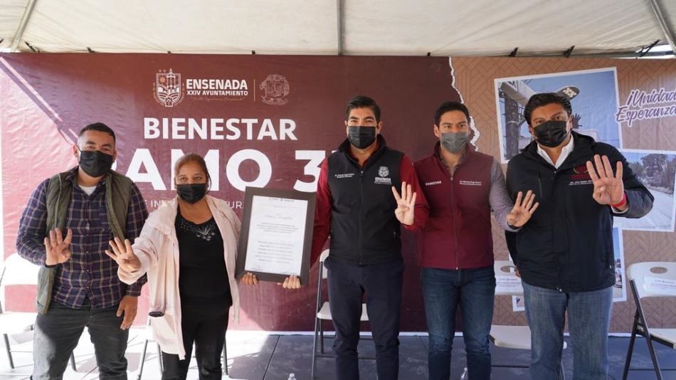 Inaugura Armando Ayala pavimentación en Playas de Chapultepec