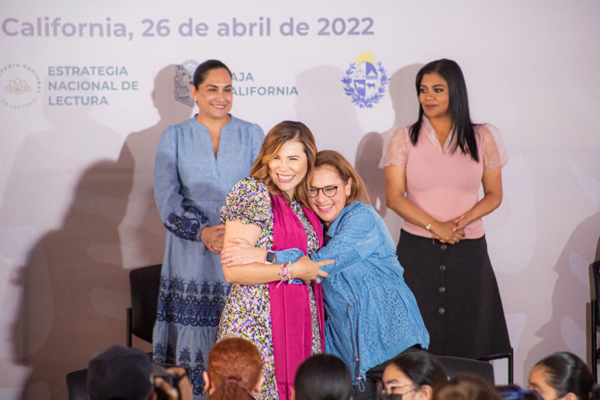 Fomentan Gutiérrez Müller y Marina la lectura en BC