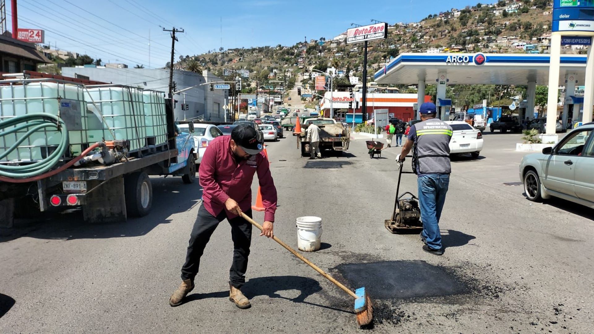 Siguen mejoras en vialidades en Ensenada