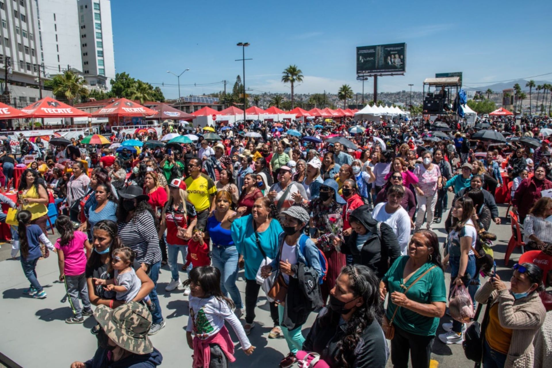 Celebra Corporación Caliente a las madres