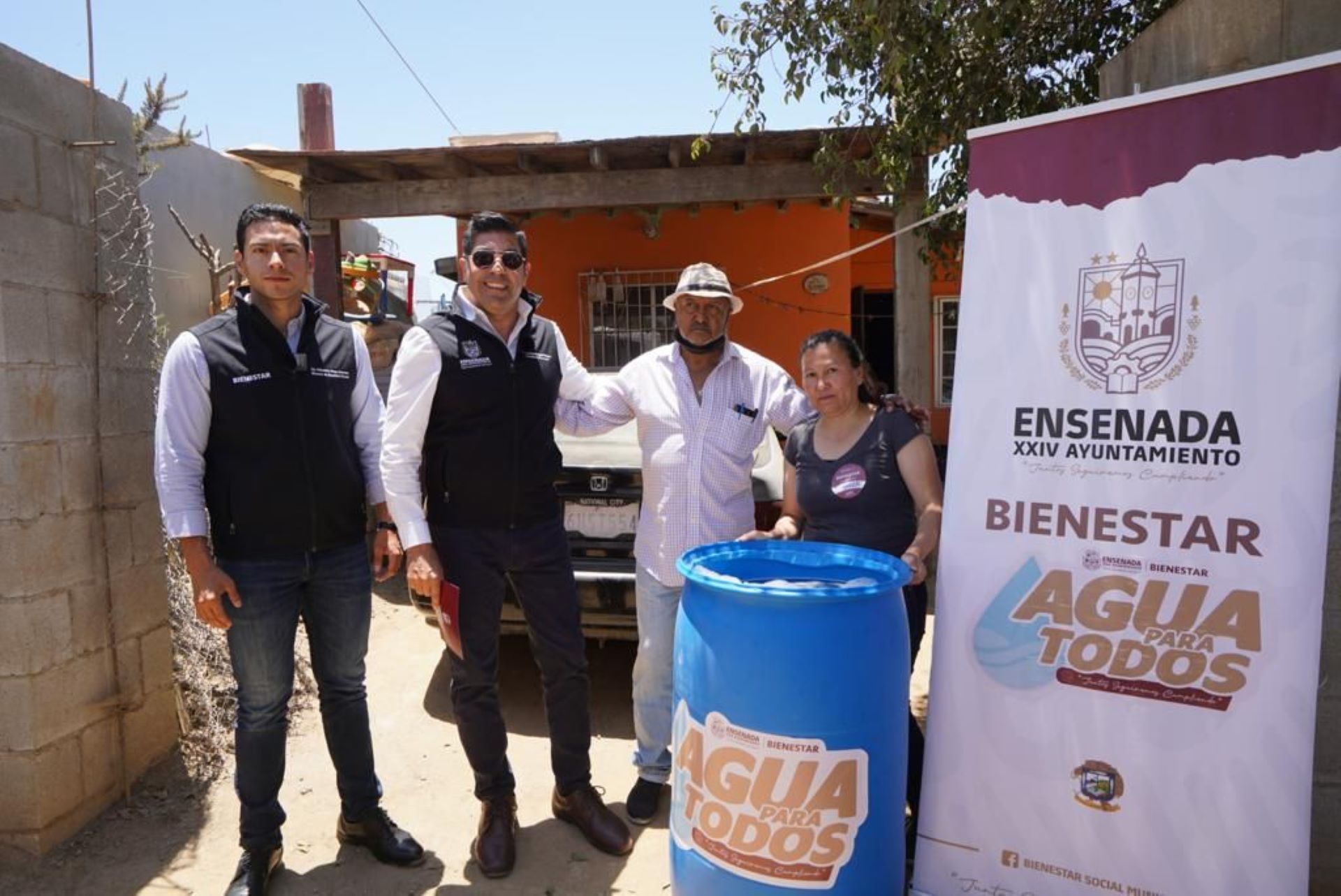 Reparte Gobierno de Ensenada 16 mil litros de agua potable a familias de la Rosas Magallón