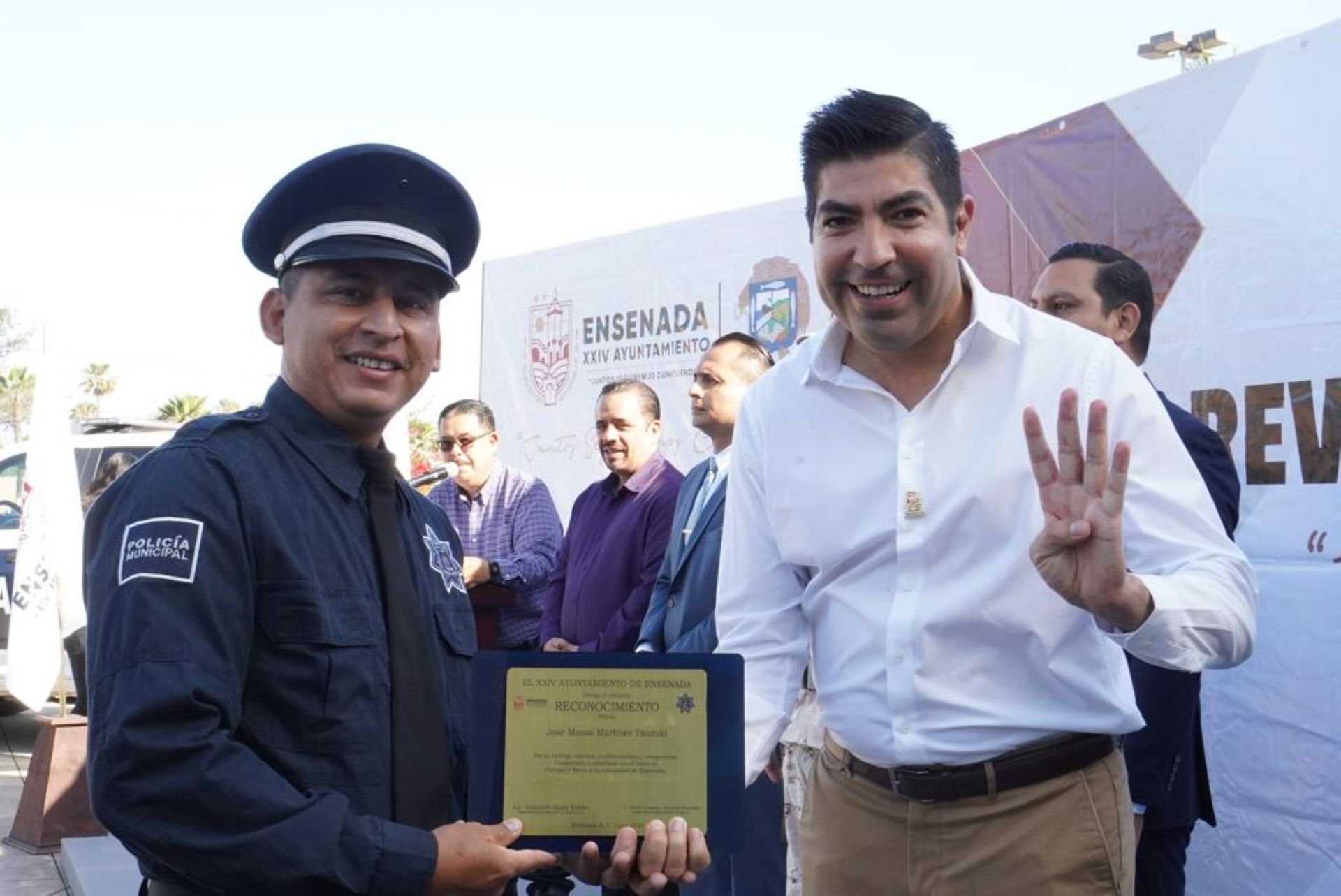 Reconoce Armando Ayala labor de elementos policíacos en Ensenada