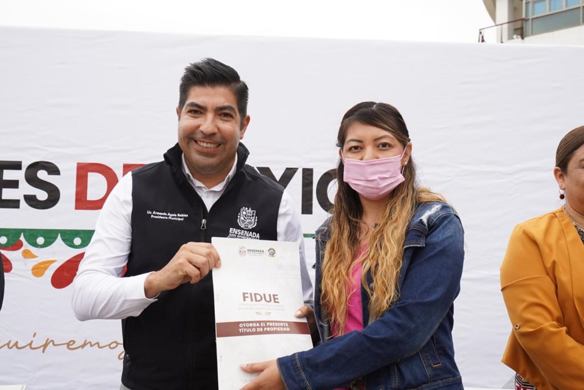 Entrega Armando Ayala 43 títulos de propiedad del programa de FIDUE