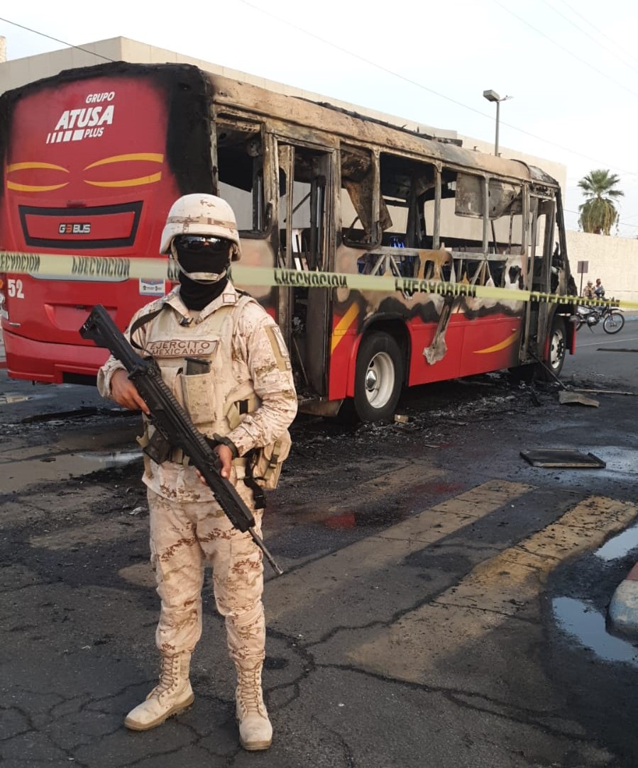 Quema de camiones y taxis generan terror en Baja California