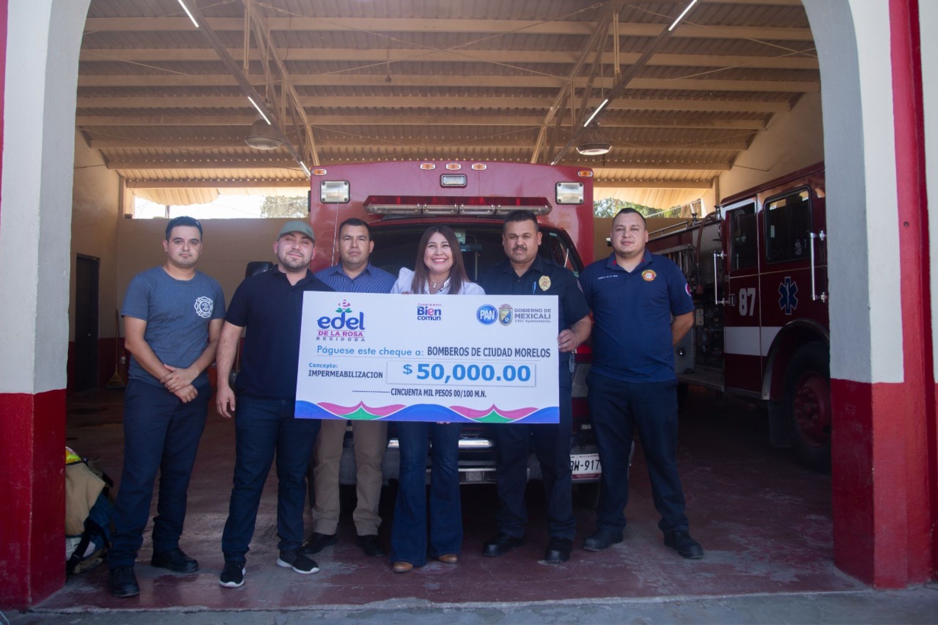 Entrega Edel de la Rosa apoyo de 50 mil pesos a bomberos de Ciudad Morelos