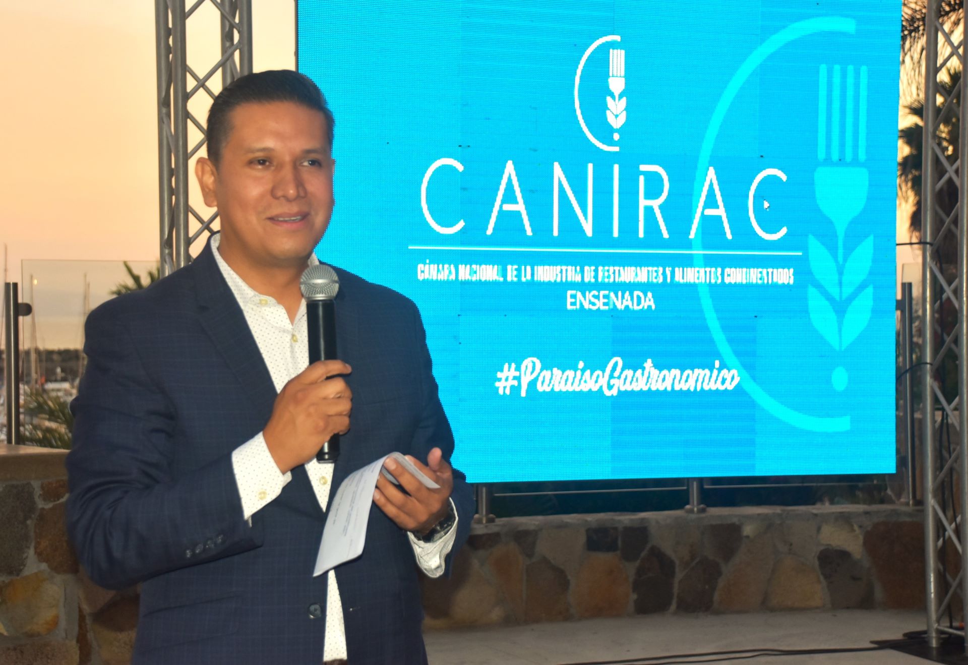 Presenta Canirac guía de restaurantes de Ensenada