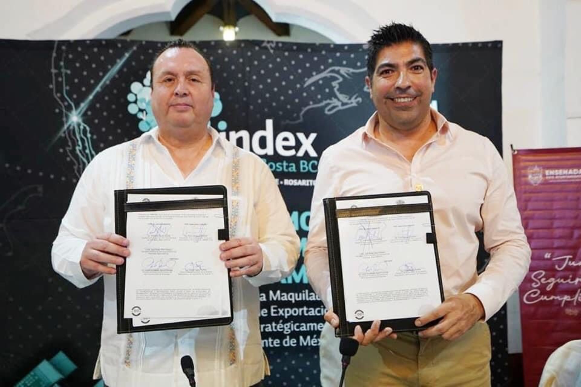 Firma alcalde Armando Ayala Robles convenio de colaboración con la Asociación de la Industria Maquiladora y de Exportación