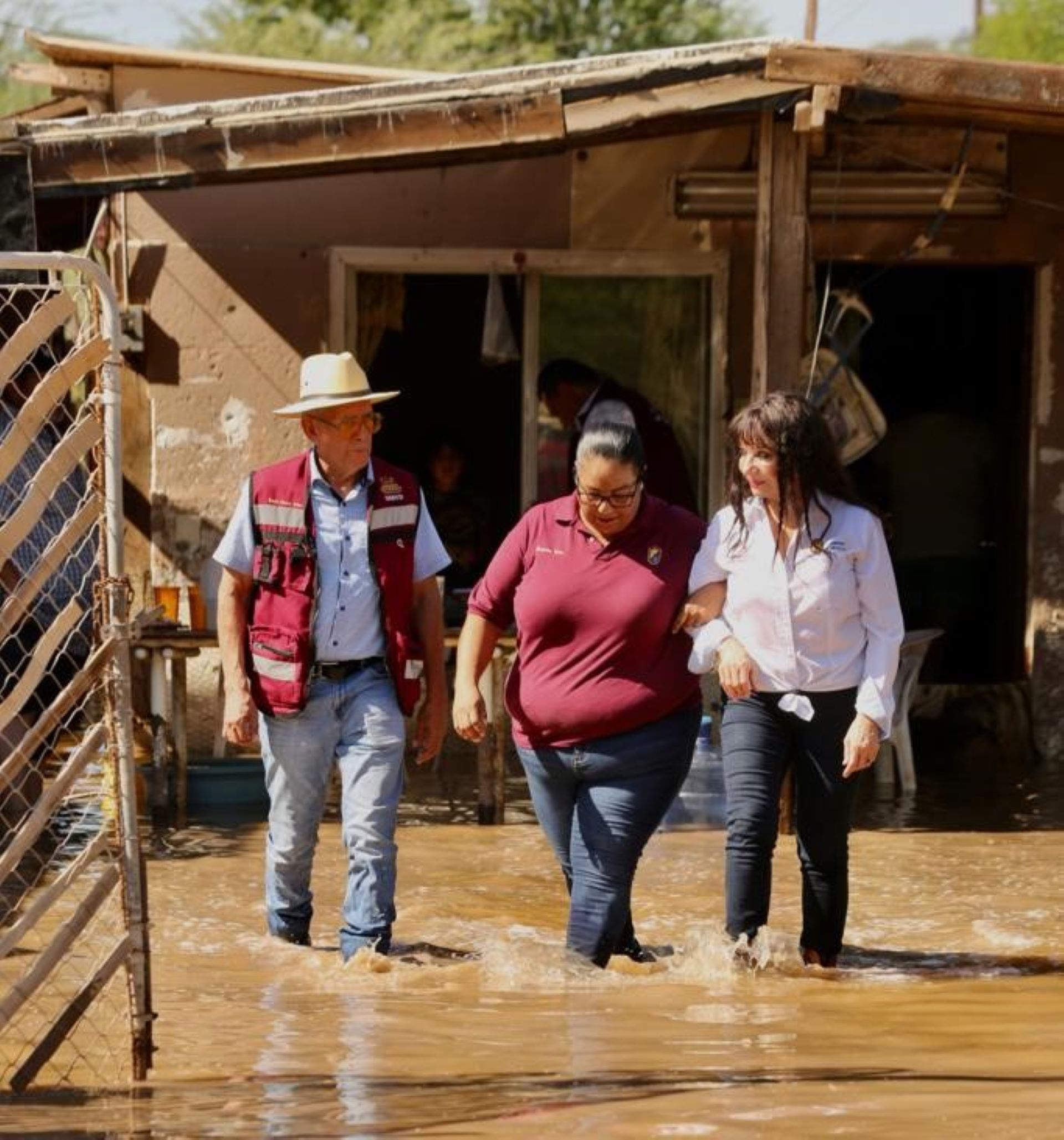 Alcaldesa de Mexicali recorre delegaciones municipales afectadas por las lluvias