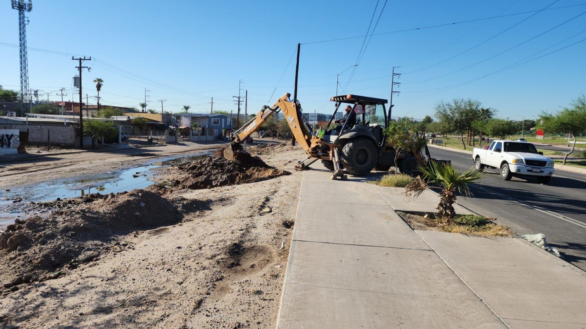 CESPM continúa trabajando con los escurrimientos de agua en las colonias Agualeguas y El Vidrio