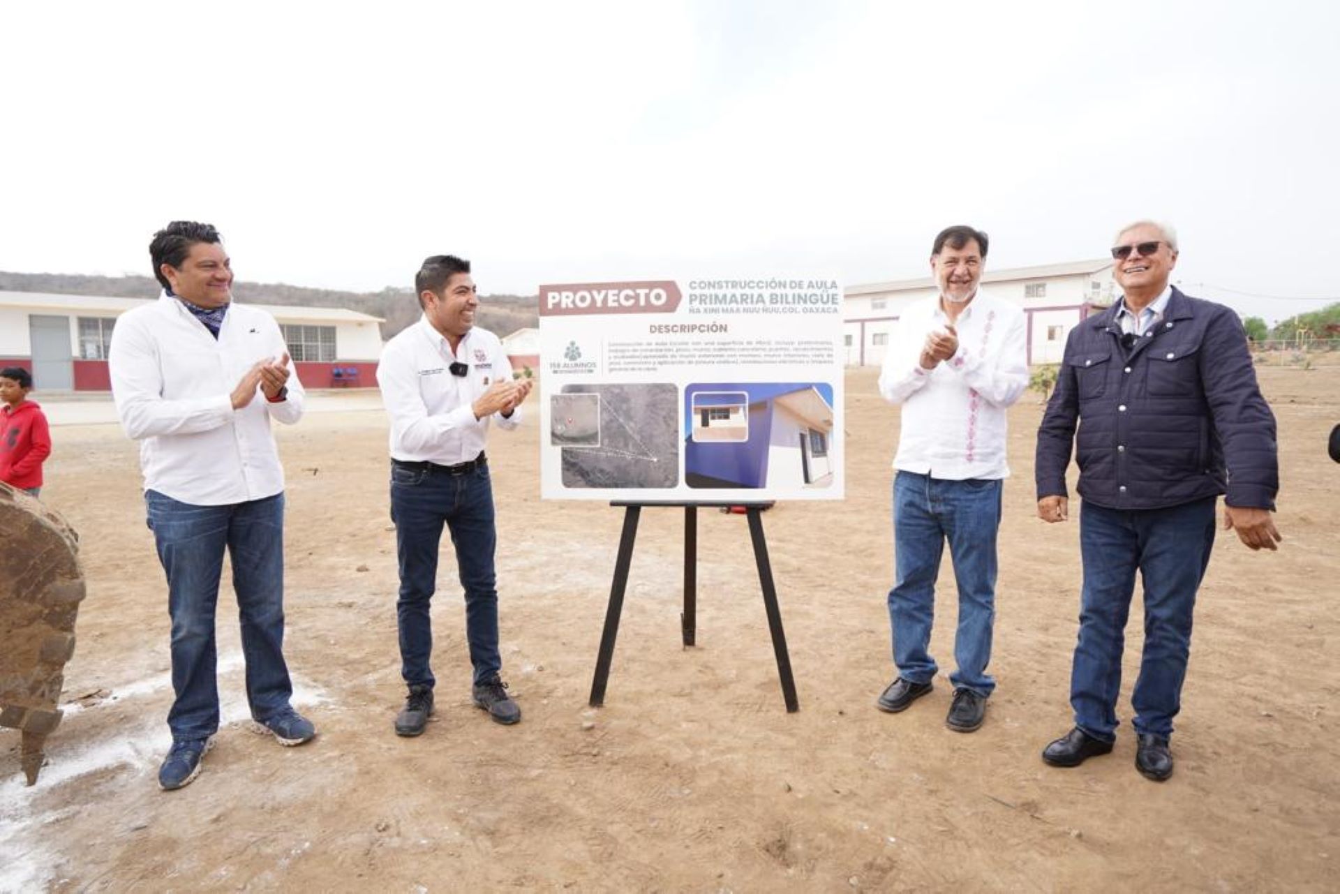 Presenta Armando Ayala proyecto de construcción de aula en primaria bilingüe de la colonia Oaxaca