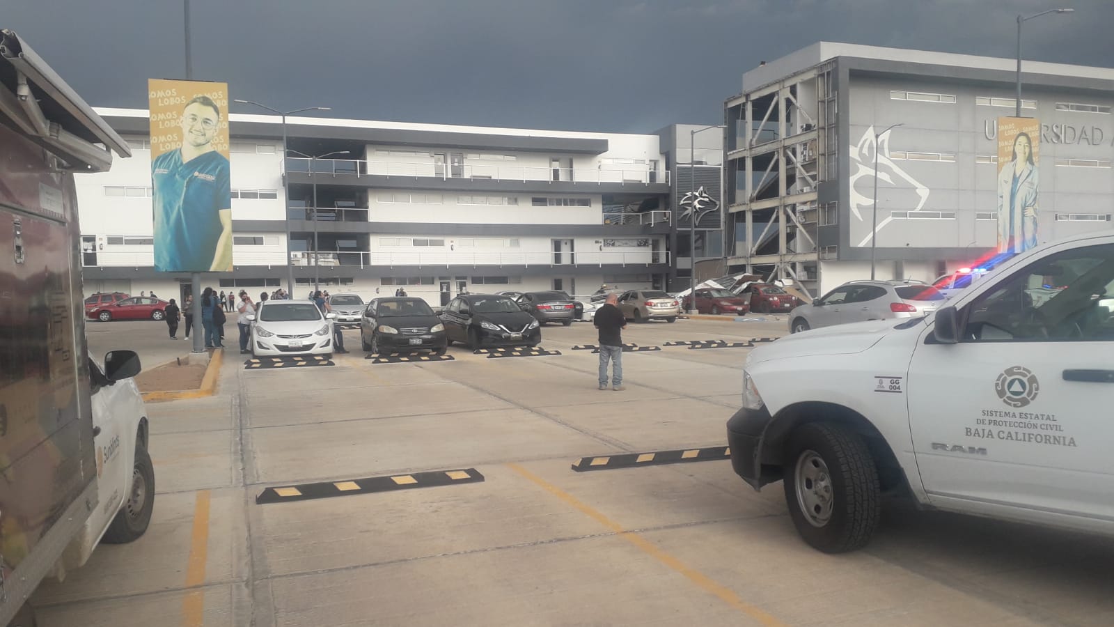 Da seguimiento Protección Civil de BC a afectaciones tras tormenta de polvo en Mexicali