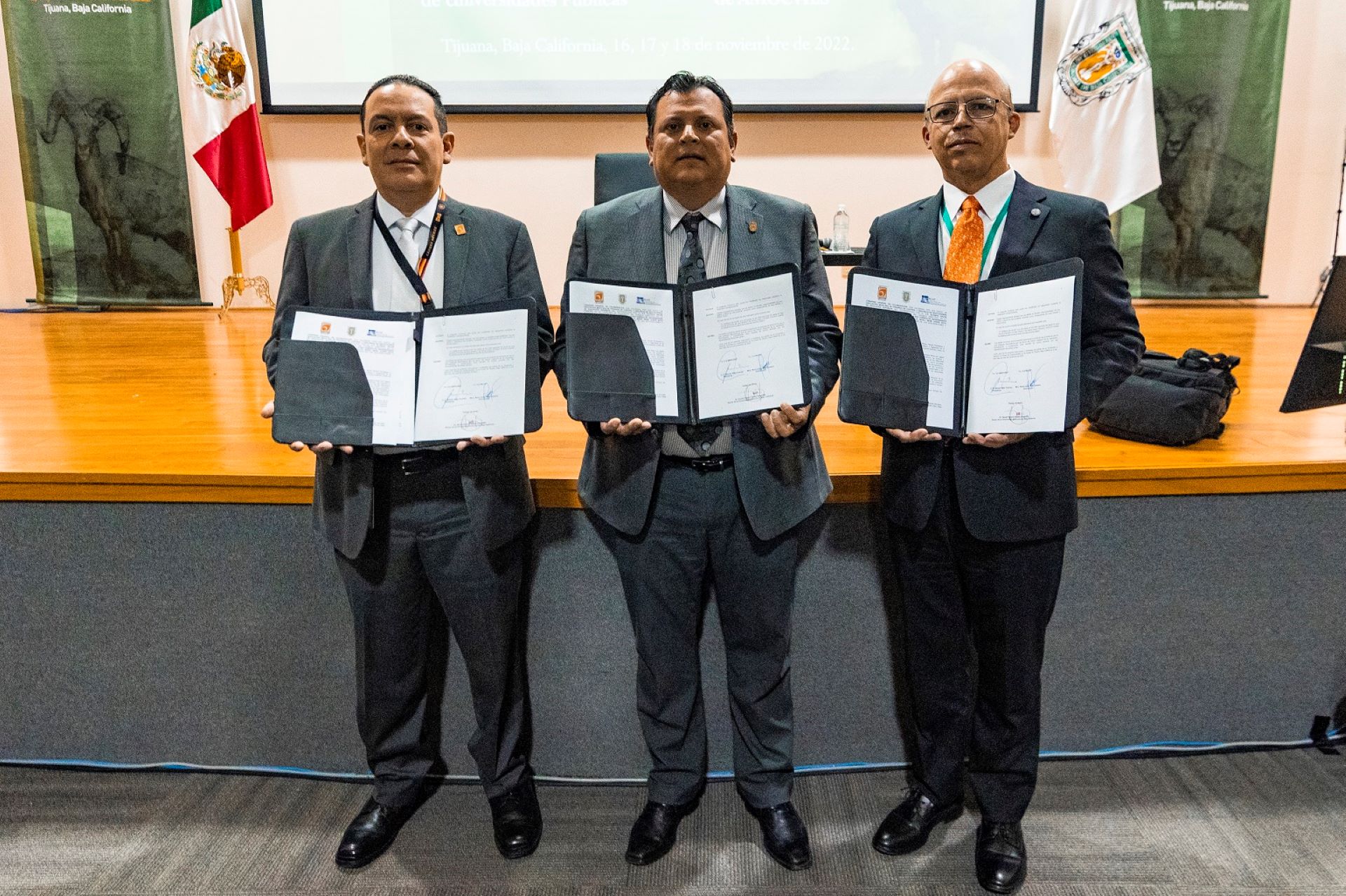 Unen lazos universidades públicas de México en la UABC