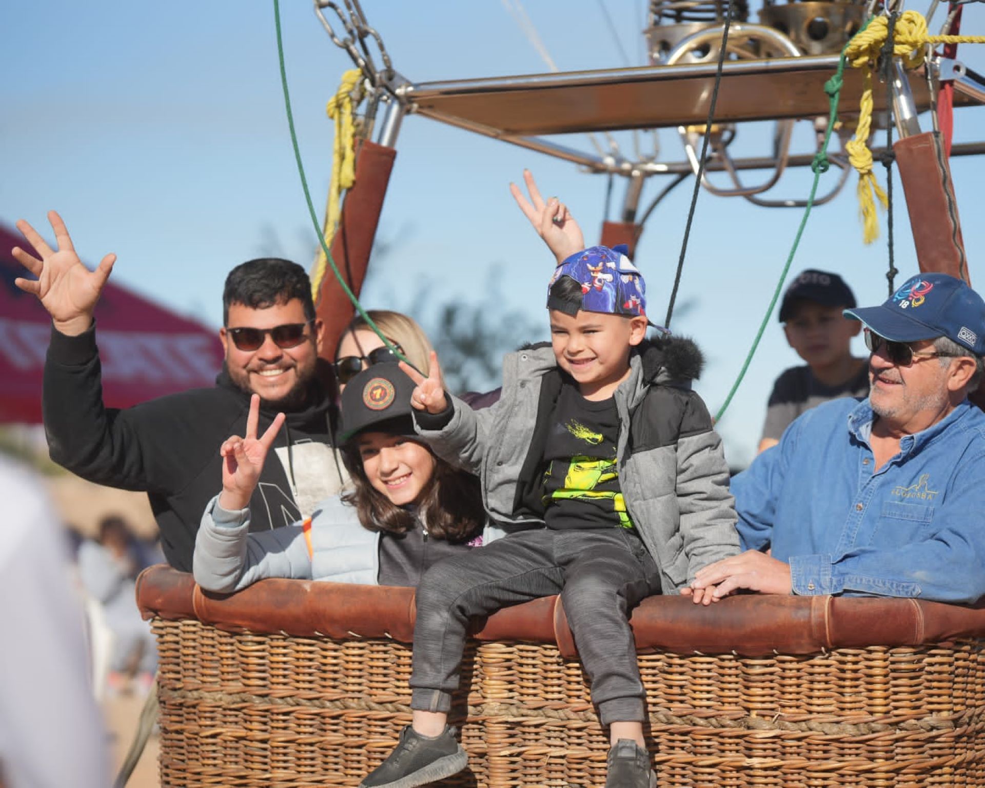 Disfrutan cientos de familias festival aeroespacial “Mexicali en las Alturas”