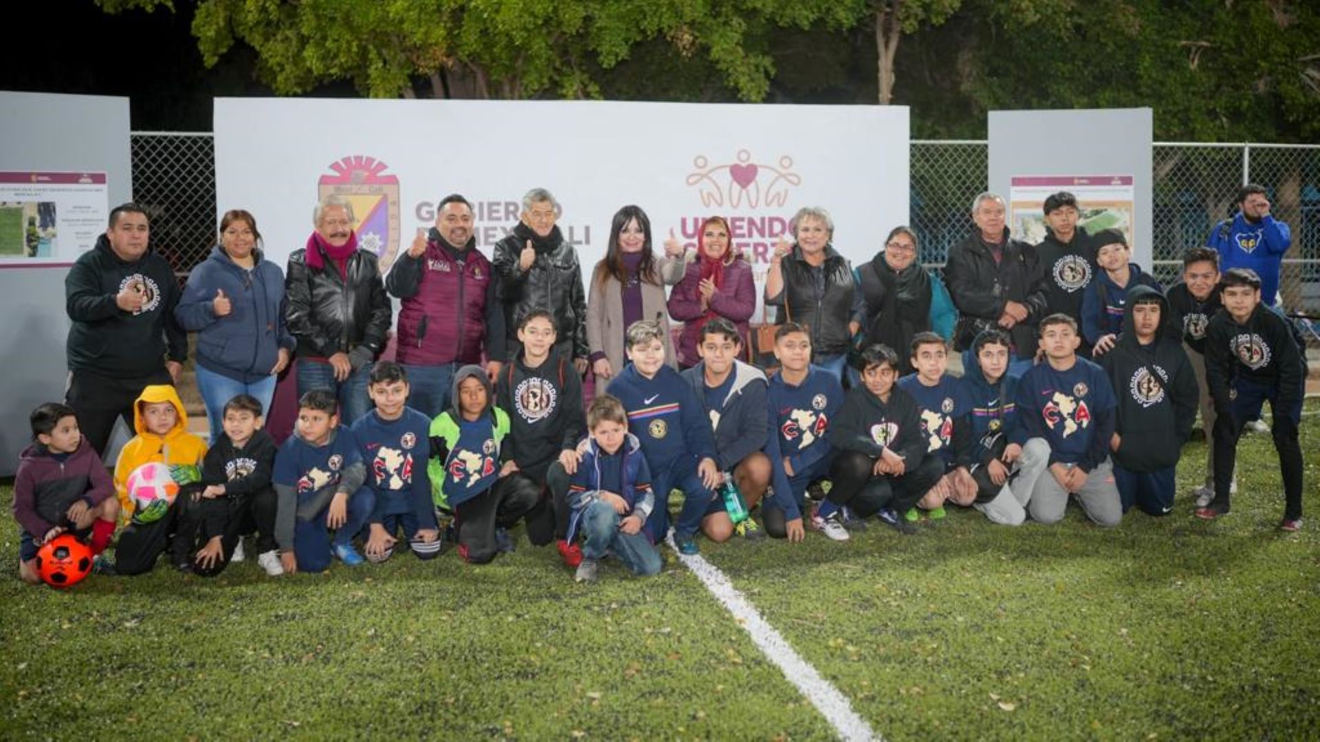 Entrega alcaldesa de Mexicali Campo de Fútbol 7 en el Centro Recreativo Juventud 2000