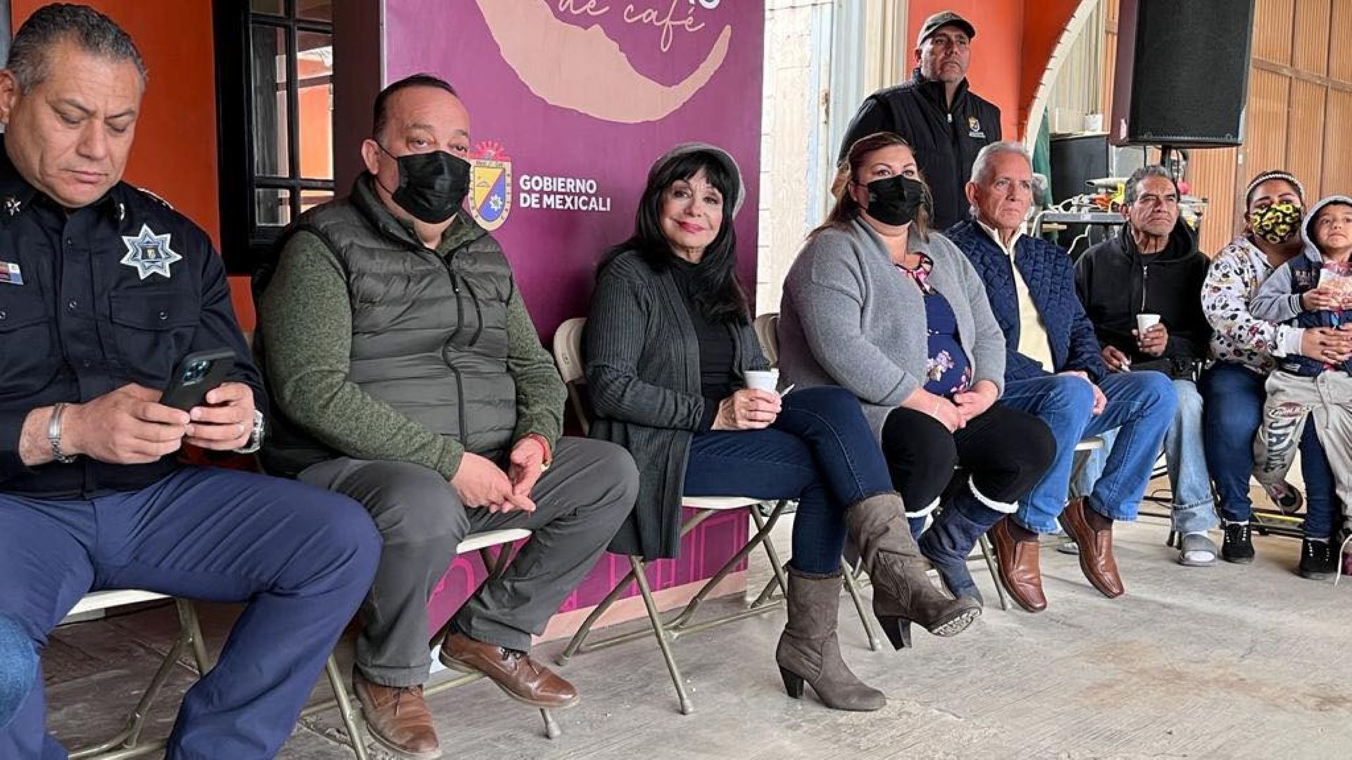 Alcaldesa de Mexicali mantiene la proximidad con la ciudadanía a través de “Charlas de Café”