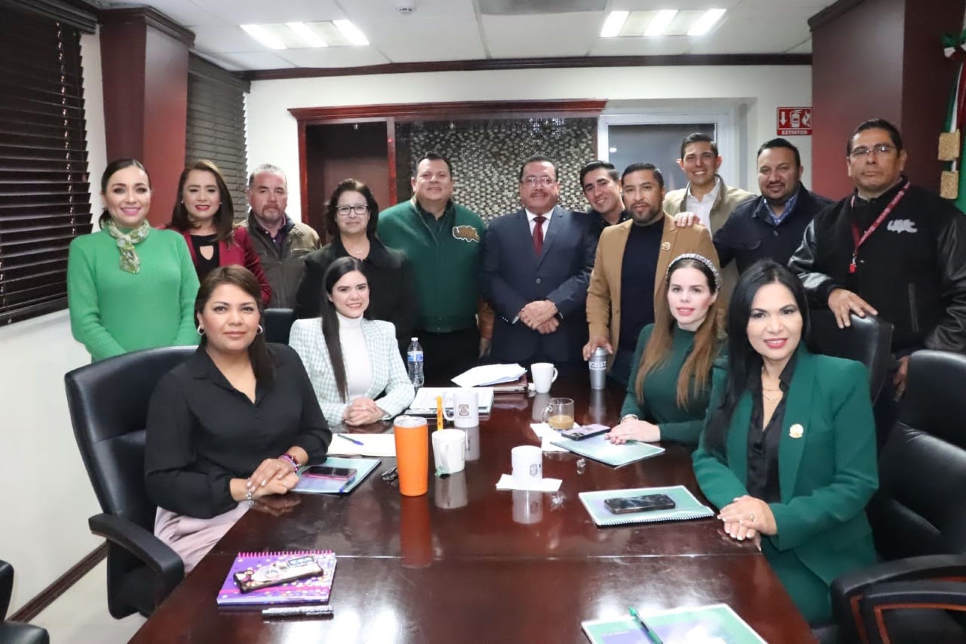 Celebran diálogo diputados y Rector de la UABC