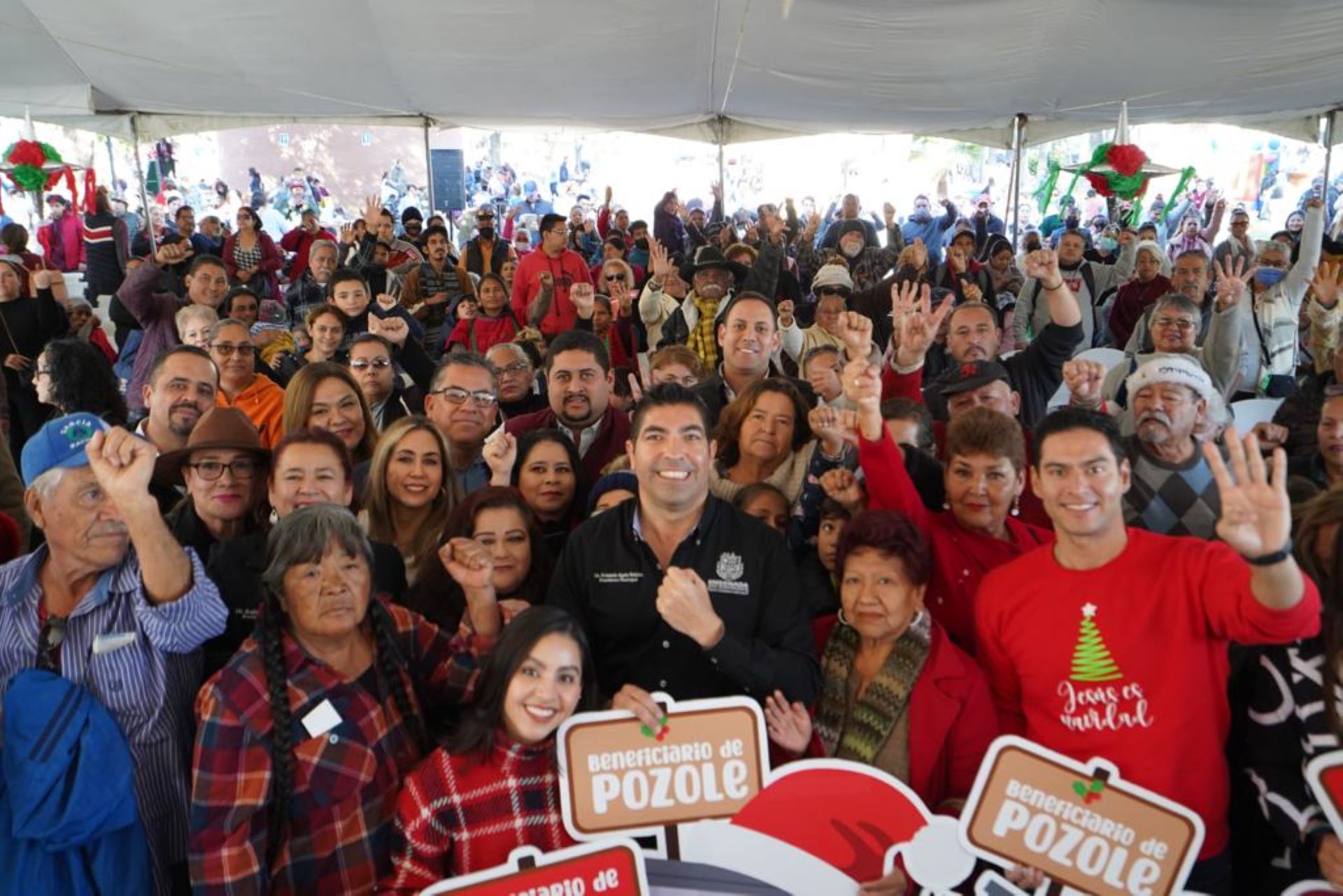 Celebra Armando Ayala con cientos de familias en “Ensenada Navideña 2022”