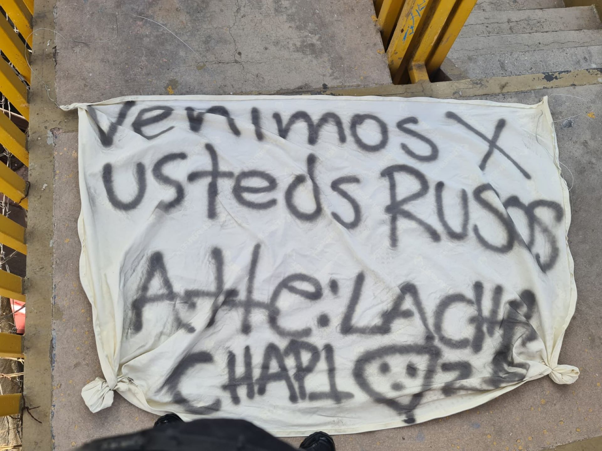 Se recrudecen amenazas entre “Los Chapitos” y “Rusos”’; Colocan nueva “narcomanta” en Mexicali