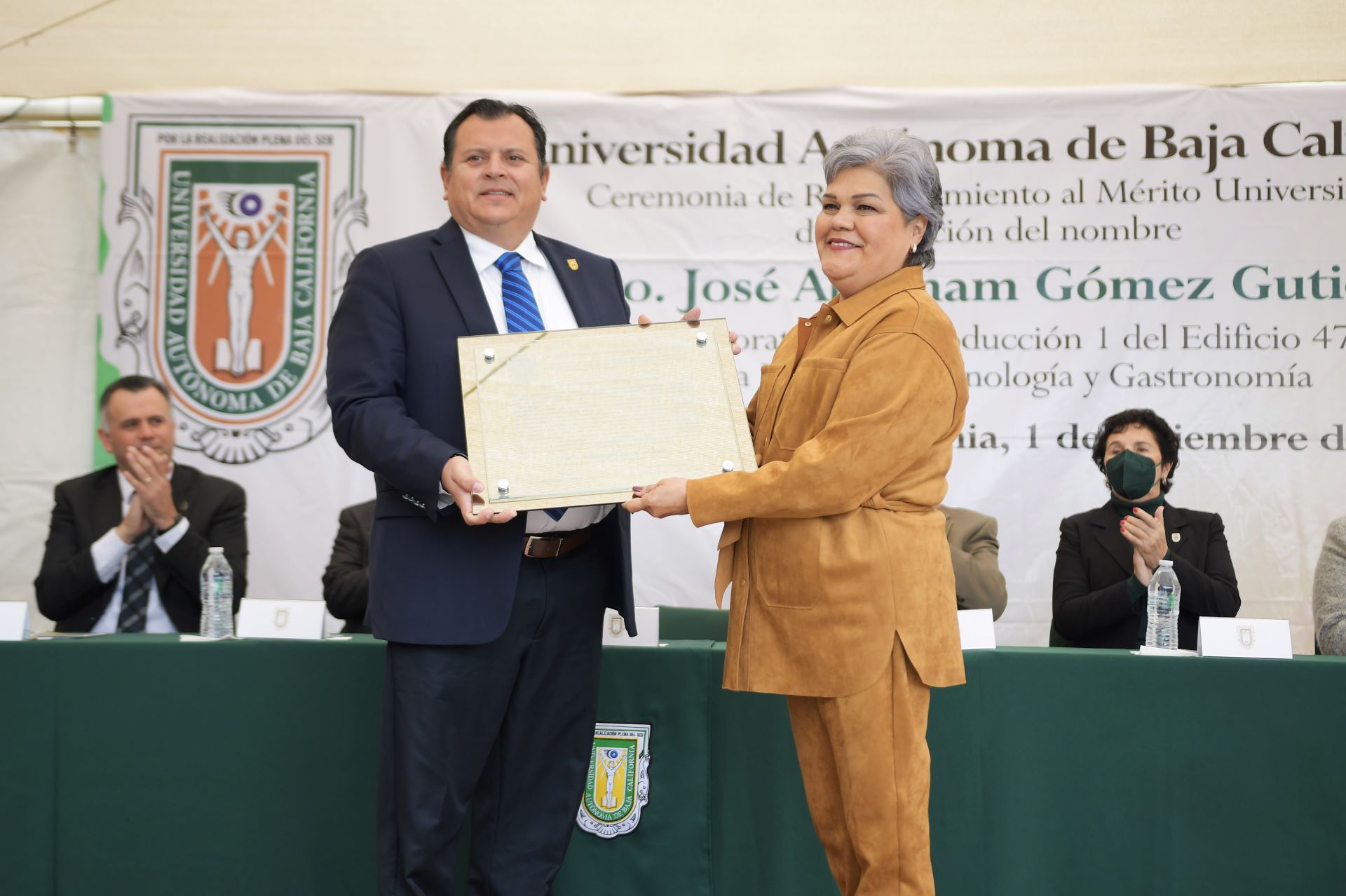 Reconoce UABC el mérito del maestro José Abraham Andrés Gómez Gutiérrez