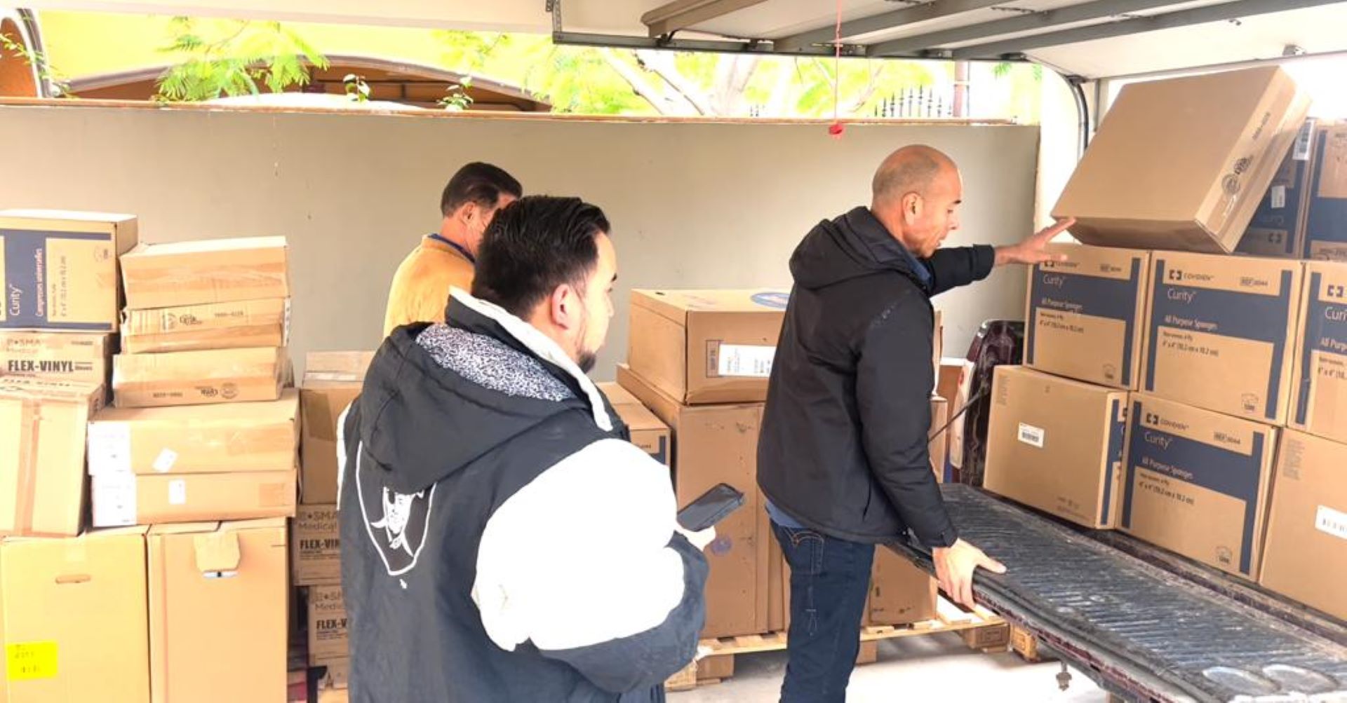 Donación de Grupo Cimarrón a televisora cachanilla