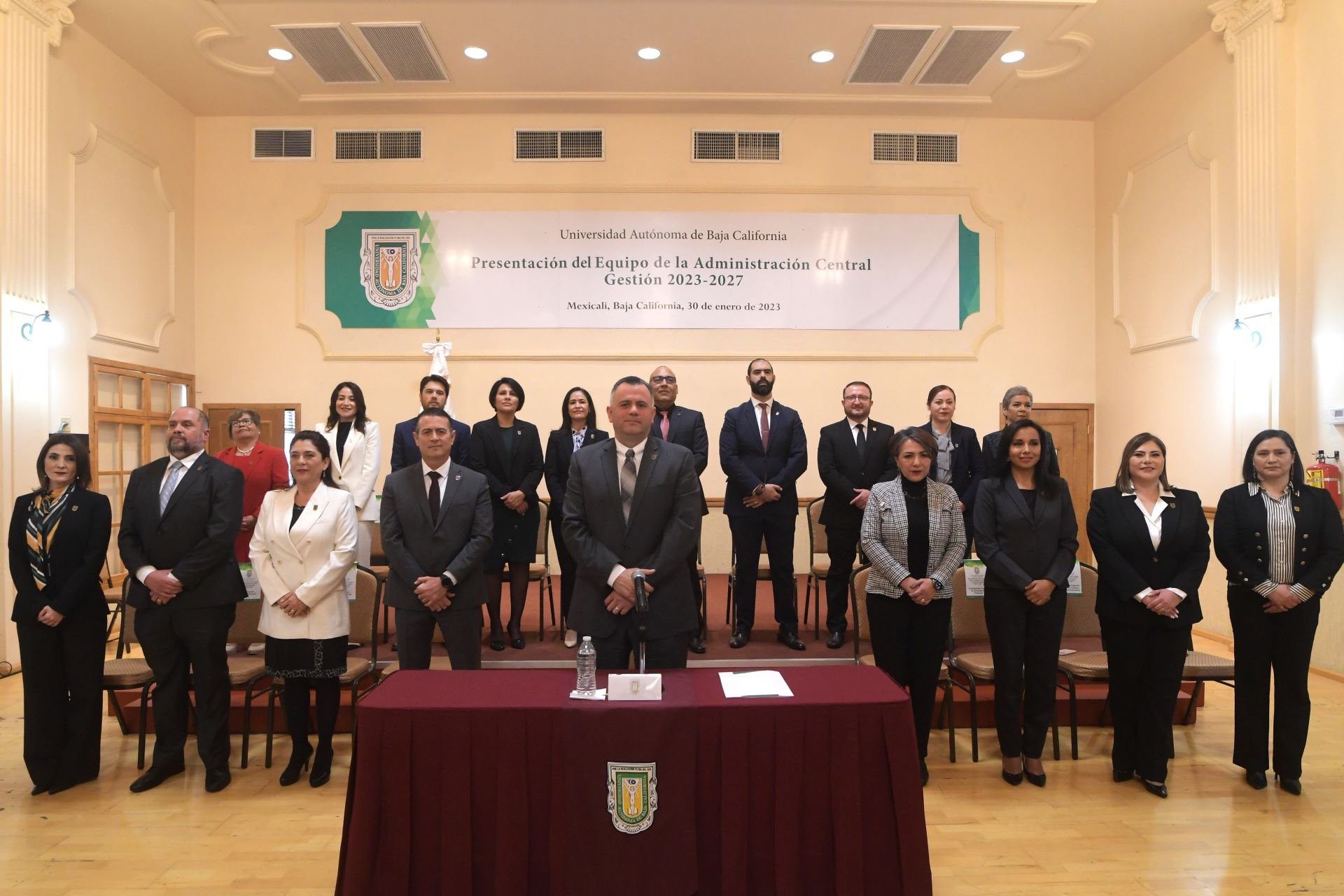 Presenta rector de UABC a su equipo de trabajo