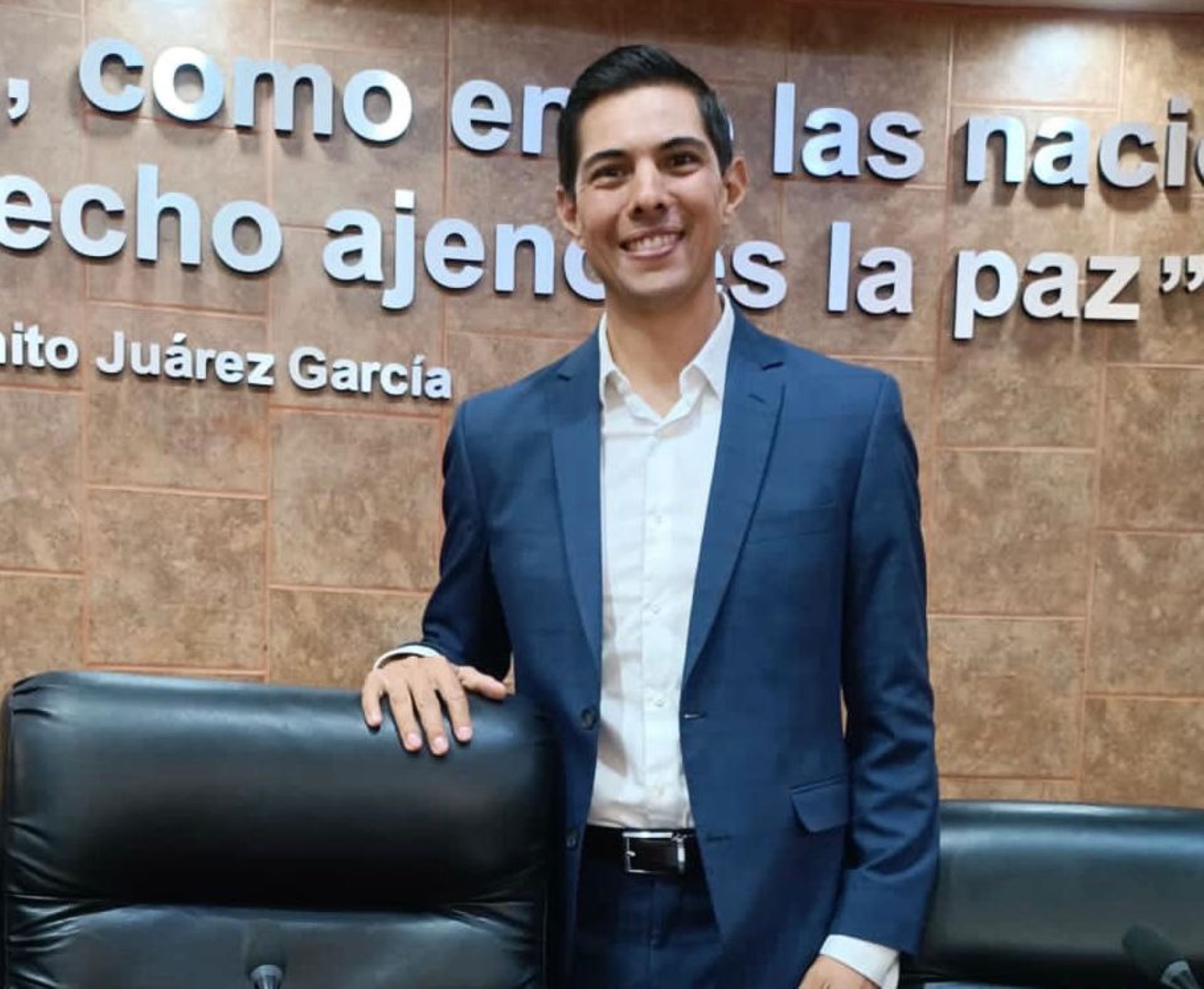 Diputado Roman Cota presenta iniciativa para promover transporte escolar gratuito