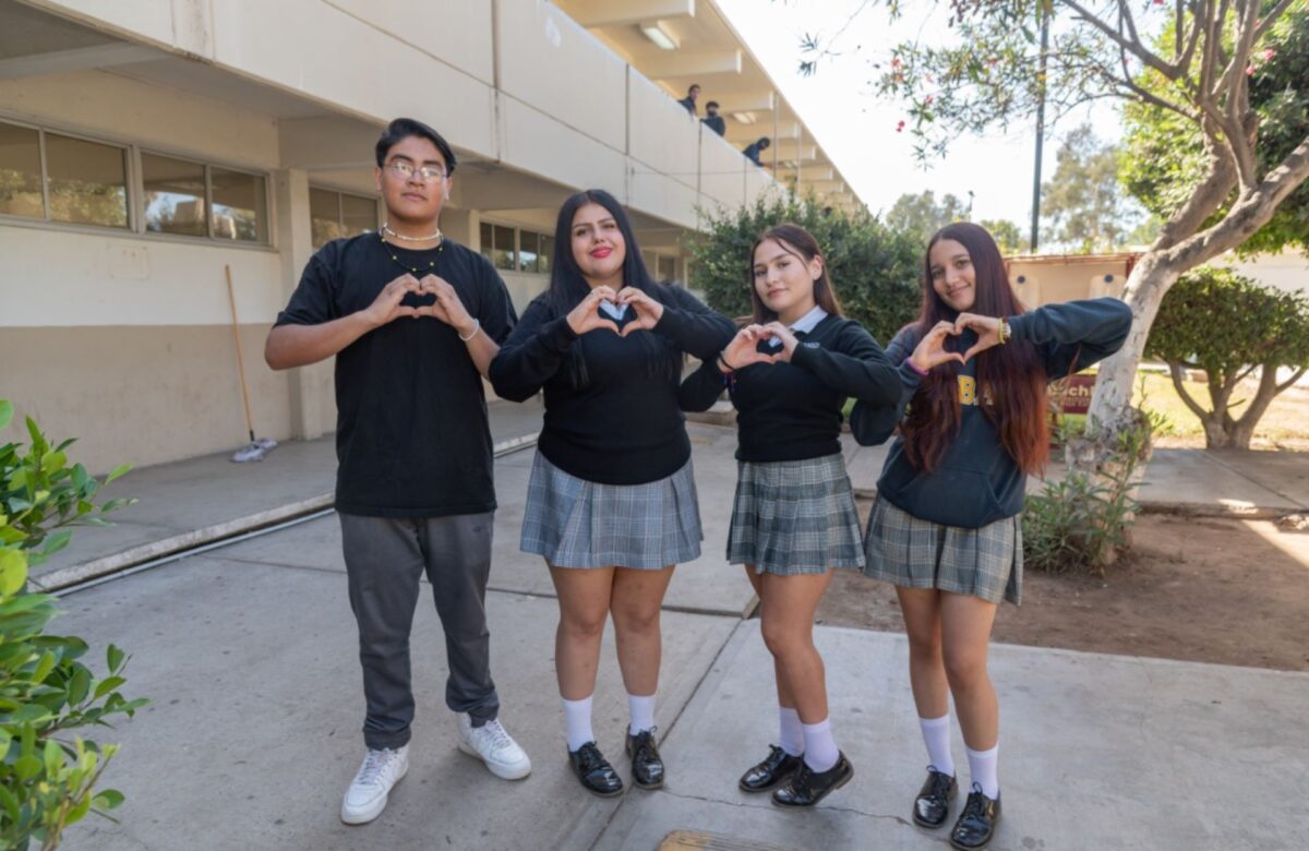 Regresan a las aulas más de 40 mil estudiantes de Cobach BC