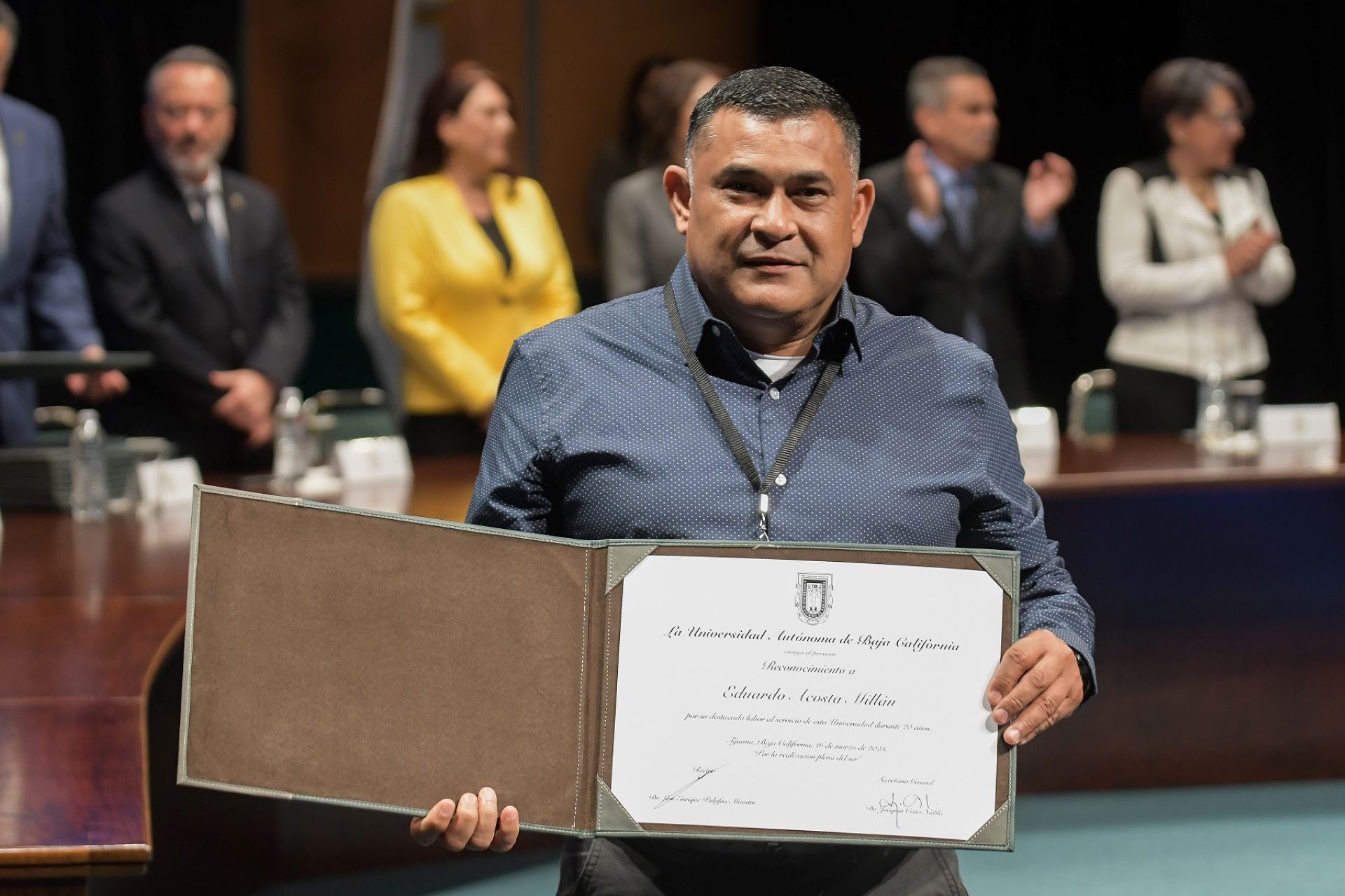 Personal administrativo y de servicios de la UABC recibe reconocimiento por su labor