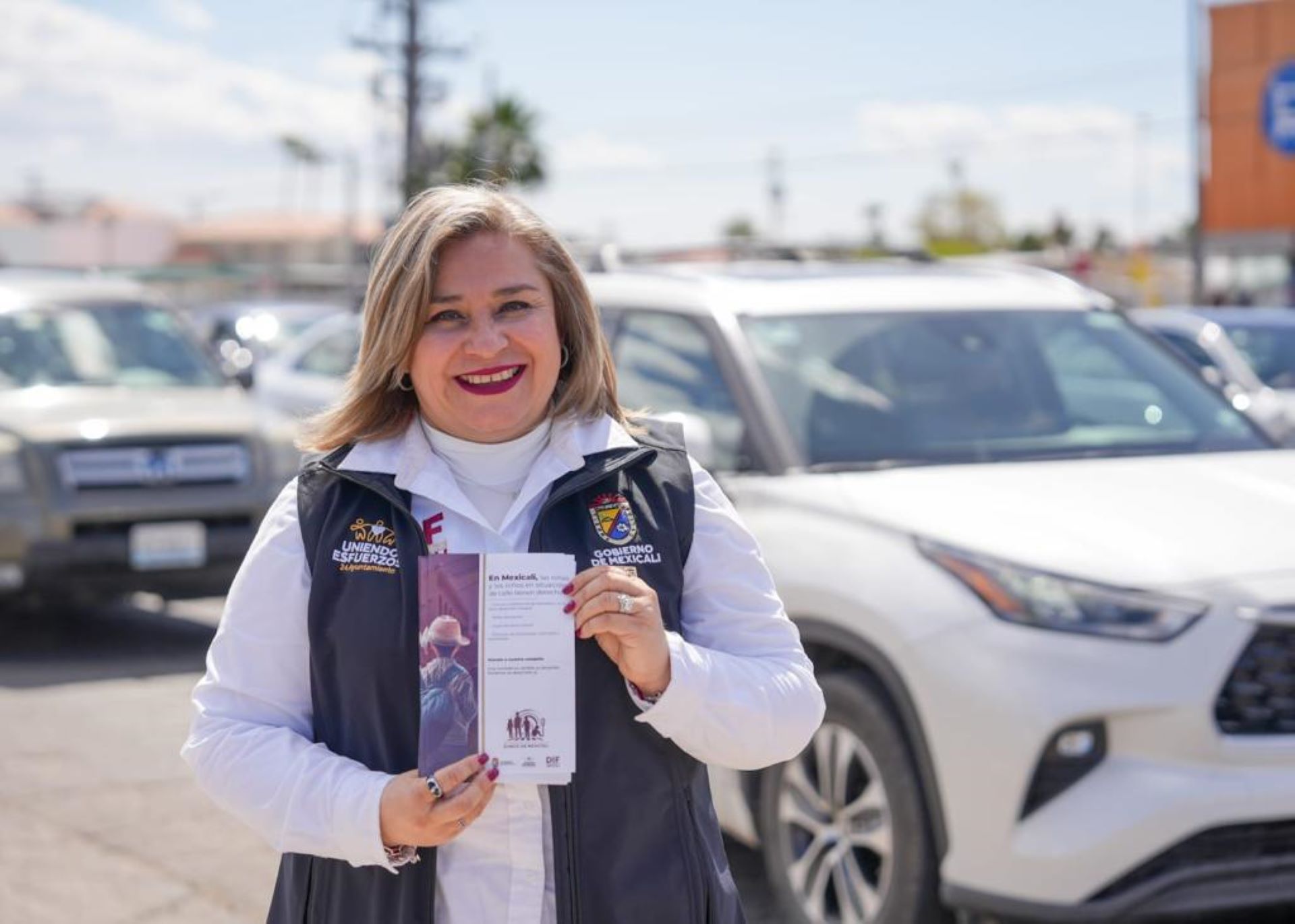 Promueve alcaldesa de Mexicali derechos de niñas y niños en las principales vialidades