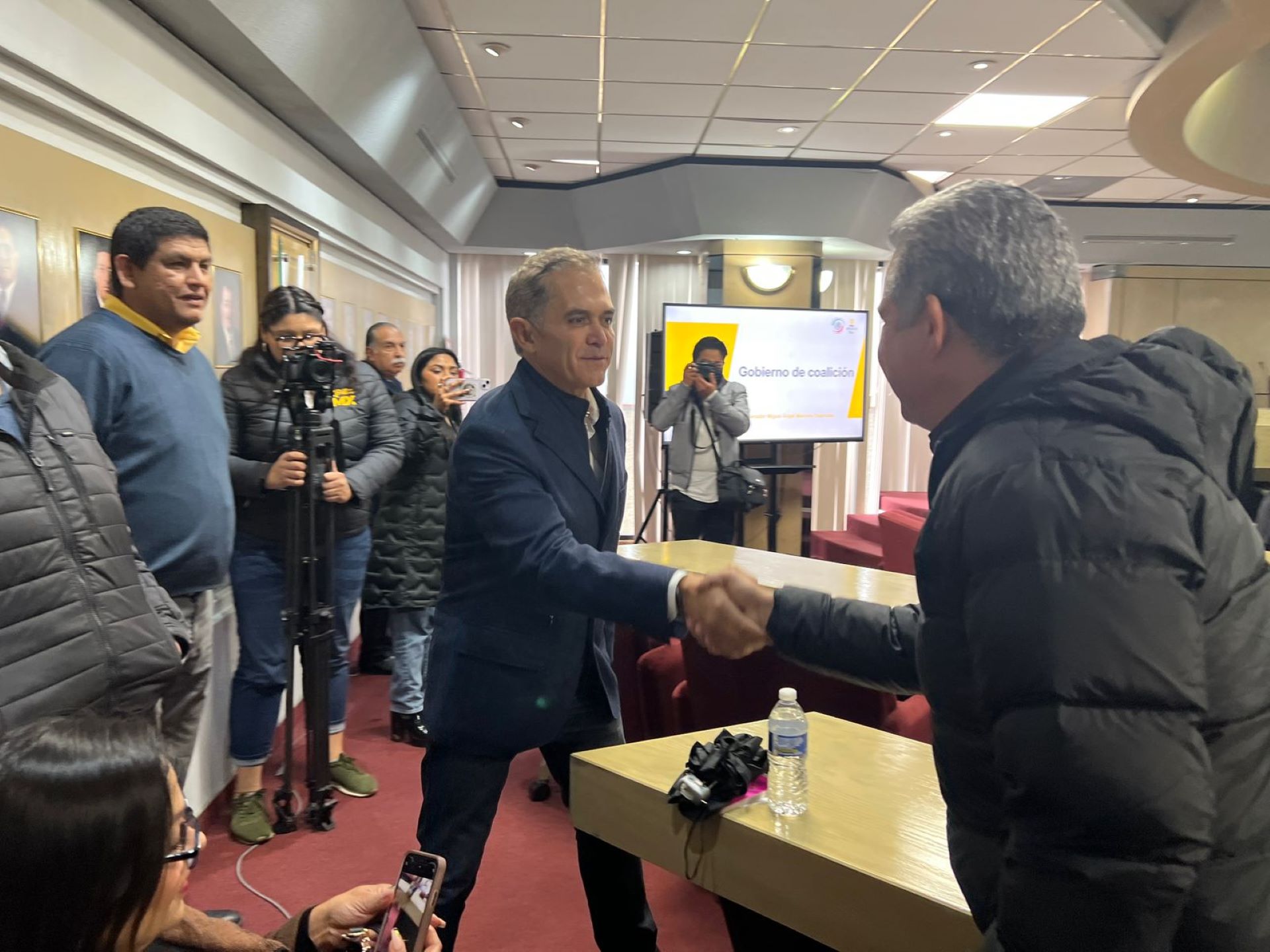 Llama Miguel Mancera a frente opositor a depurar a aspirantes y seleccionar método democrático para pre candidato de coalición