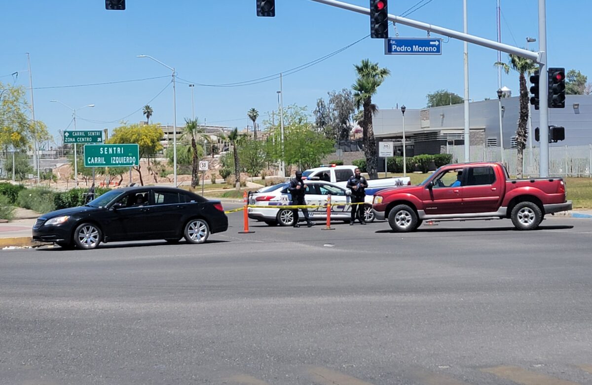 Familiares de los desaparecidos bloquean acceso a Línea Sentri para cruzar a Calexico