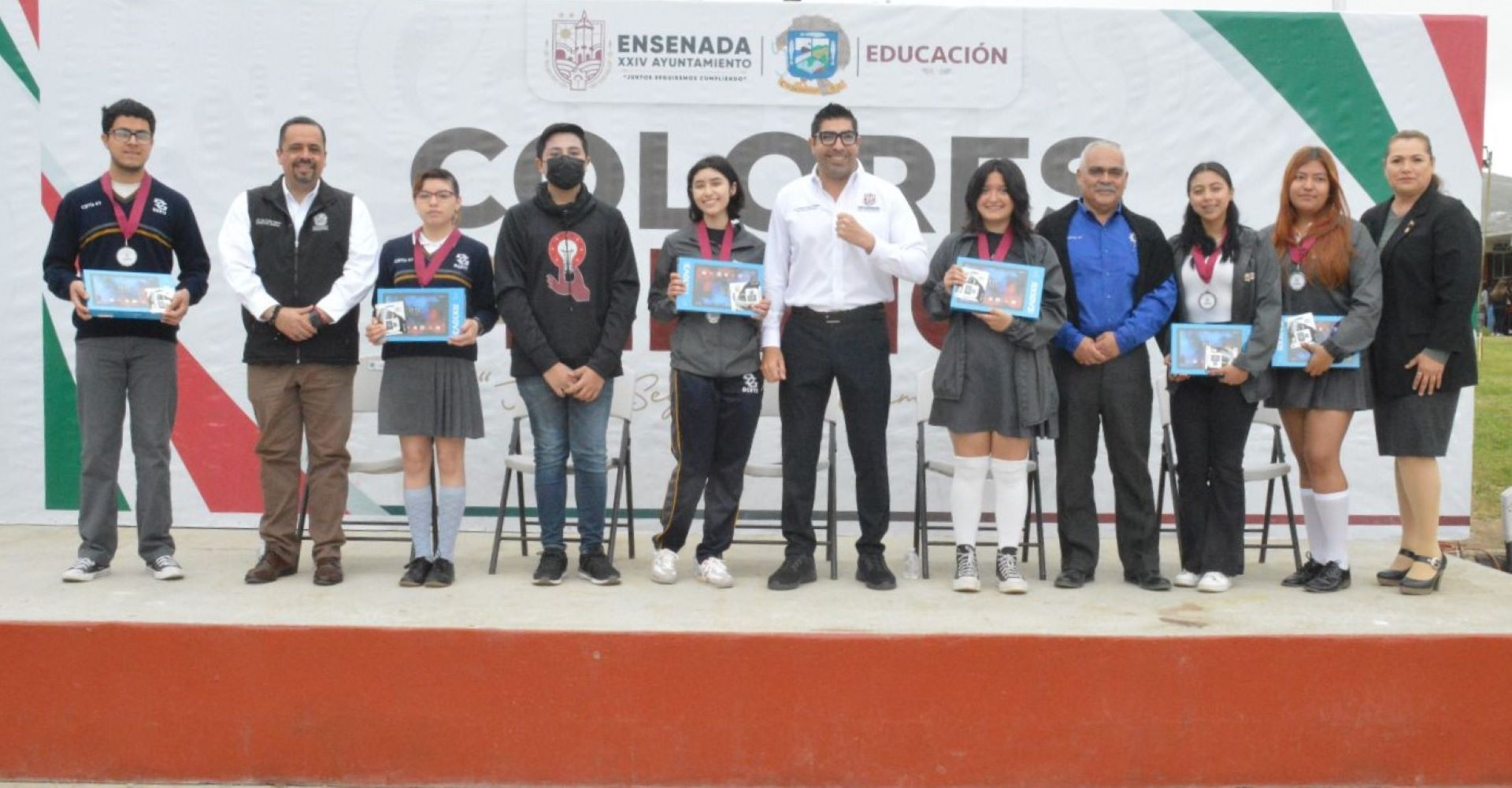 Encabeza Armando Ayala ceremonia “Colores de México” en CBTIS No. 41