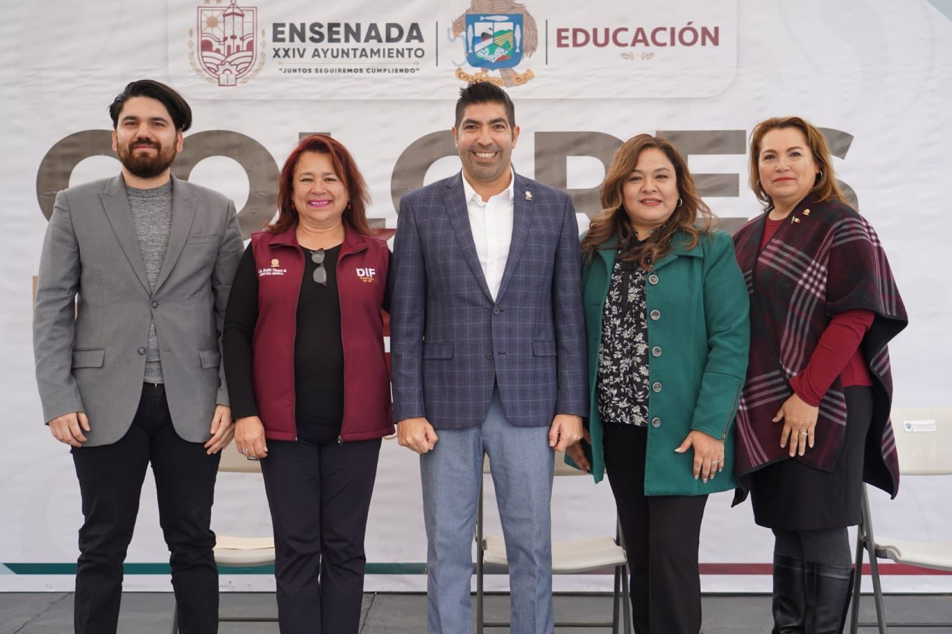 Encabeza Armando Ayala Ceremonia “Colores de México” en explanada de DIF Municipal