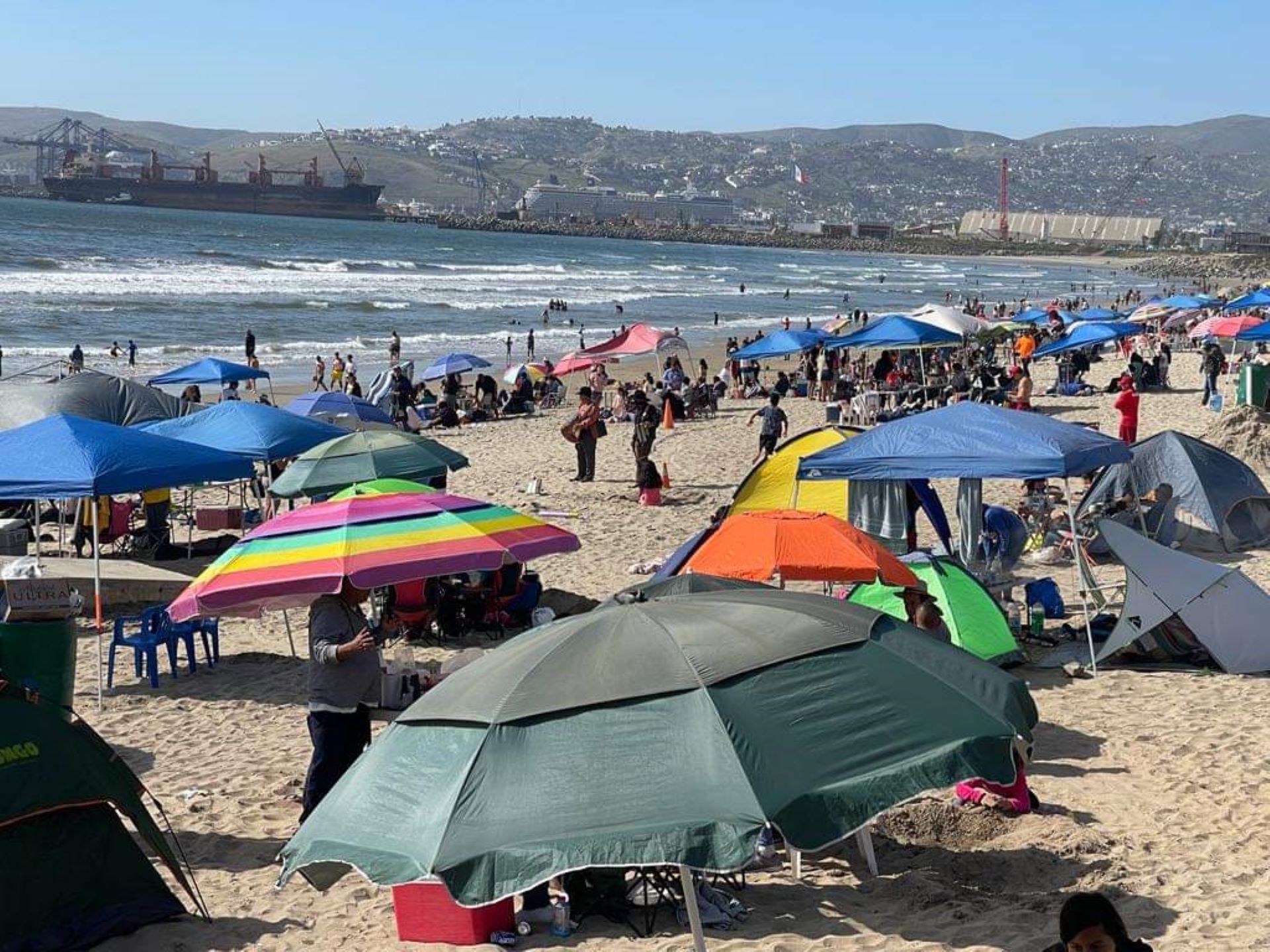 Disfrutan vacacionistas de playas en Ensenada libres de contaminación: Fernández Samaniego