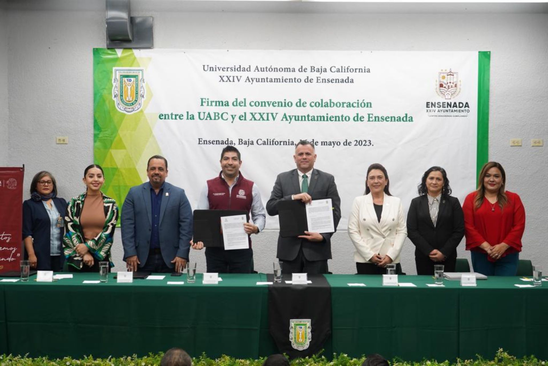 Firma Ayuntamiento de Ensenada convenio con UABC Ensenada