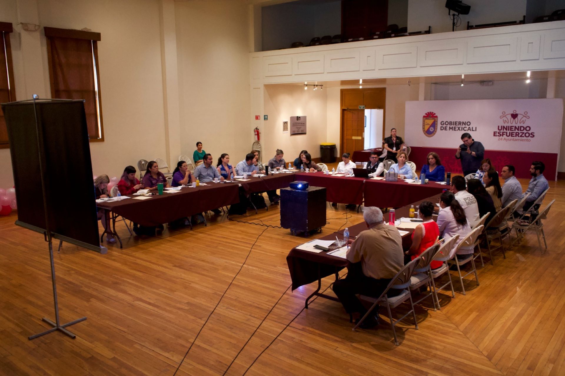 Gobierno de Mexicali realiza mesa de trabajo para atender a las personas en situación de calle