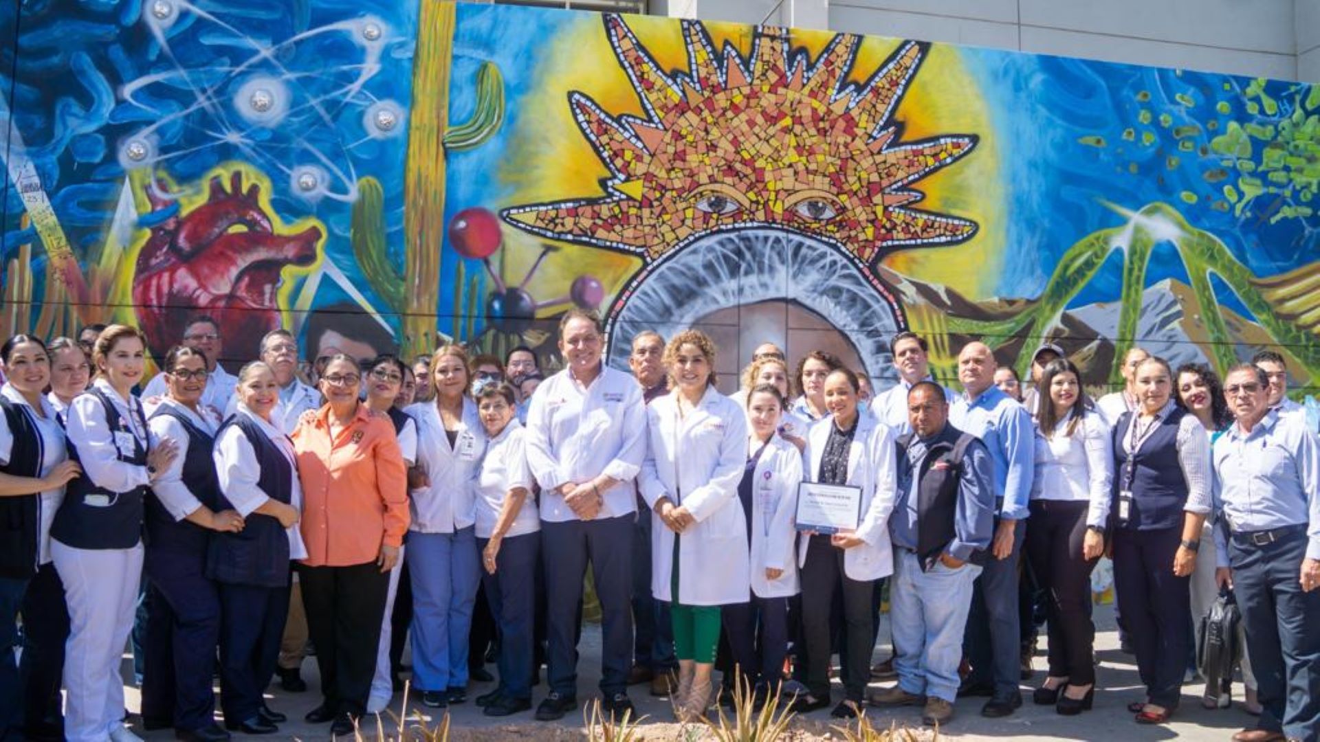 Reconocen con mural a personal de salud que atendió la pandemia