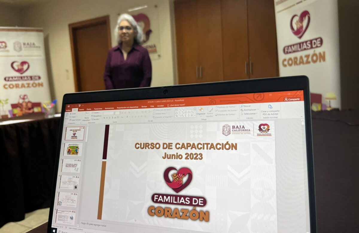 Prepara DIF Baja California a futuras familias de corazón