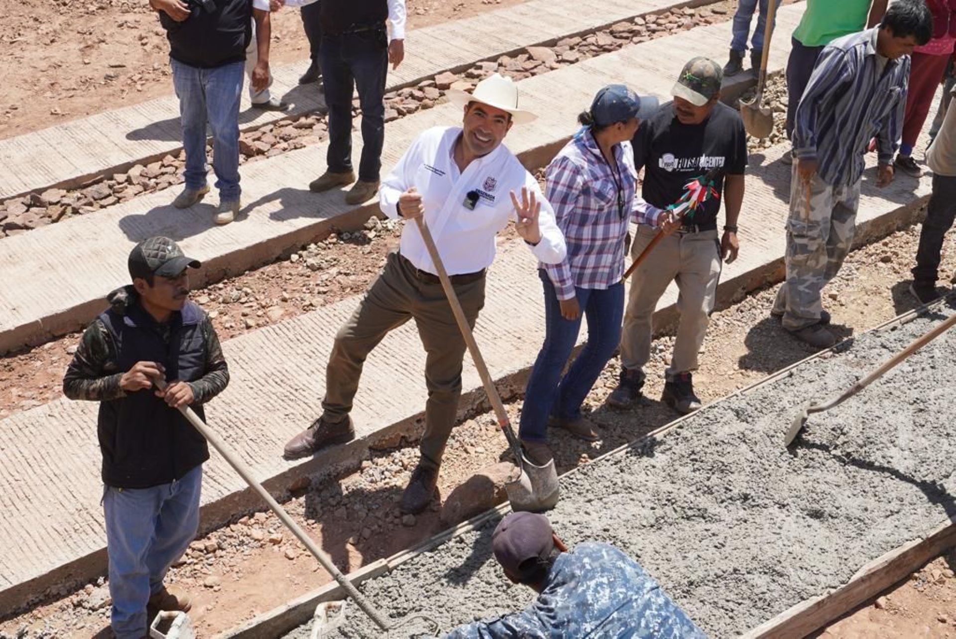 Proyecta Gobierno de Ensenada pavimentación de más de 40 rampas en colonias