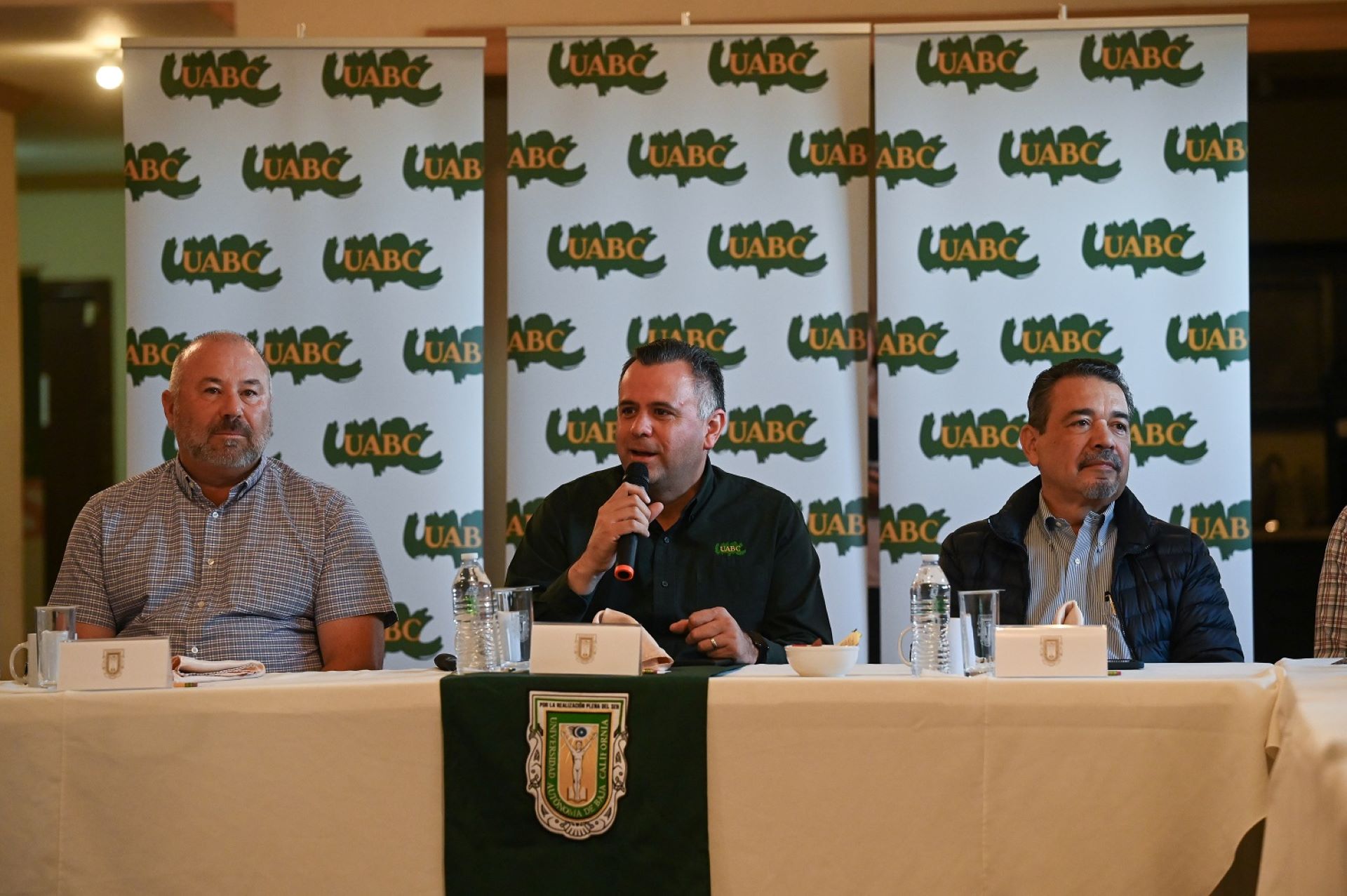 Empresarios de San Quintín dialogaron con rector de UABC
