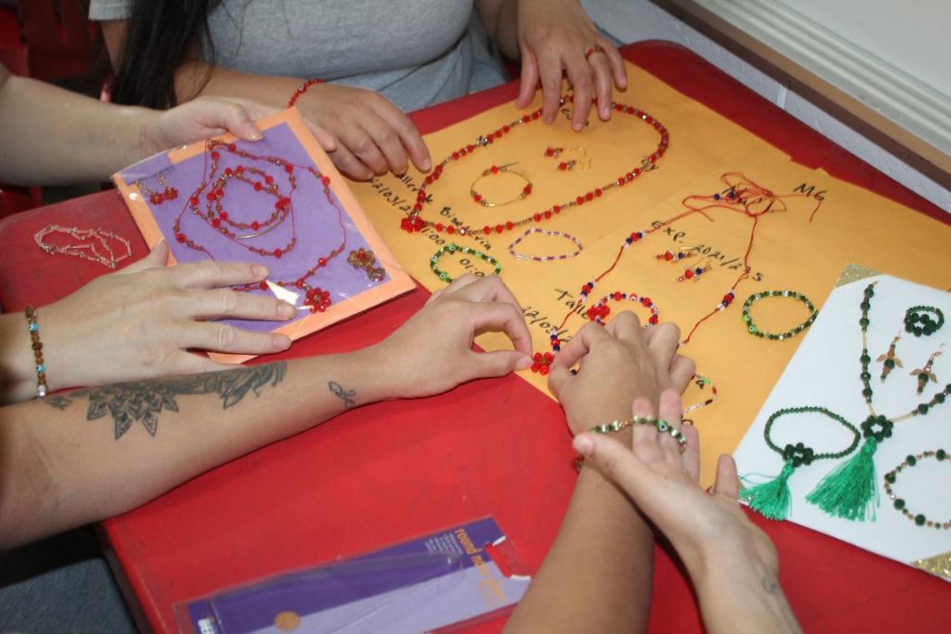 Impulsa CESISPE trabajo artesanal de la población femenil del centro penitenciario de Mexicali