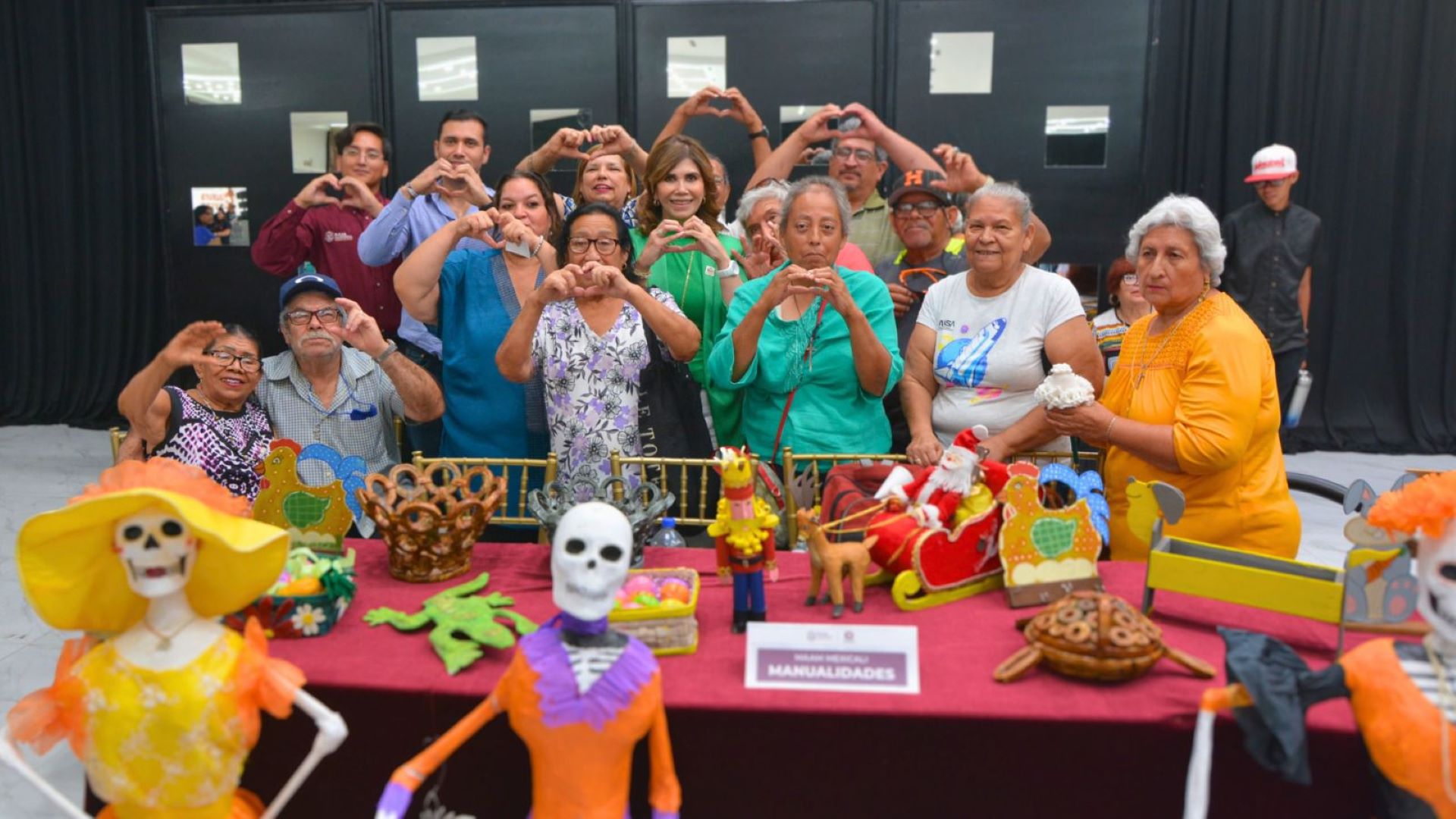 Se gradúan 1,042 mexicalenses de los Centros de Desarrollo Familiar y Comunitario