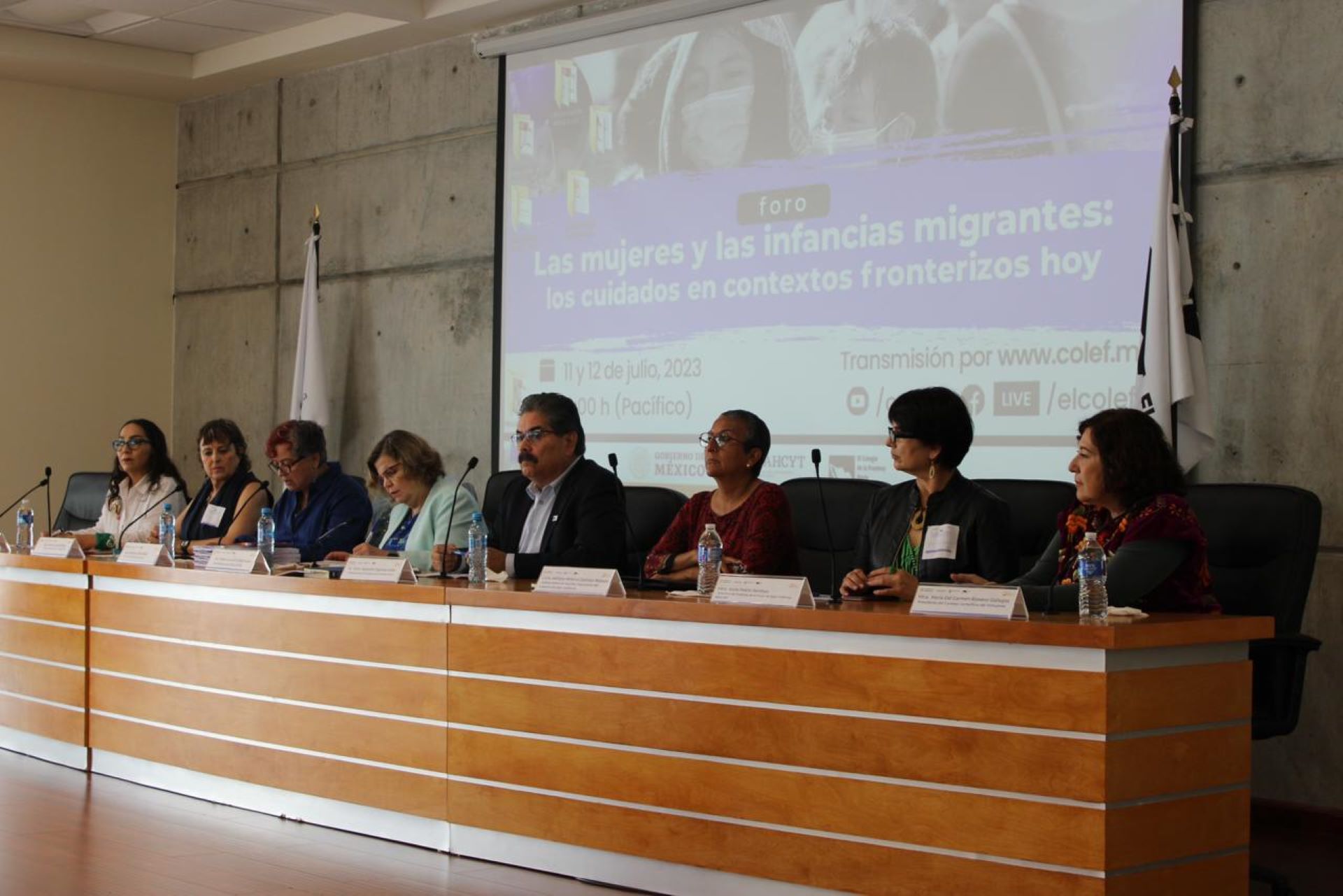 Exponen en foro temas de mujeres e infancias migrantes