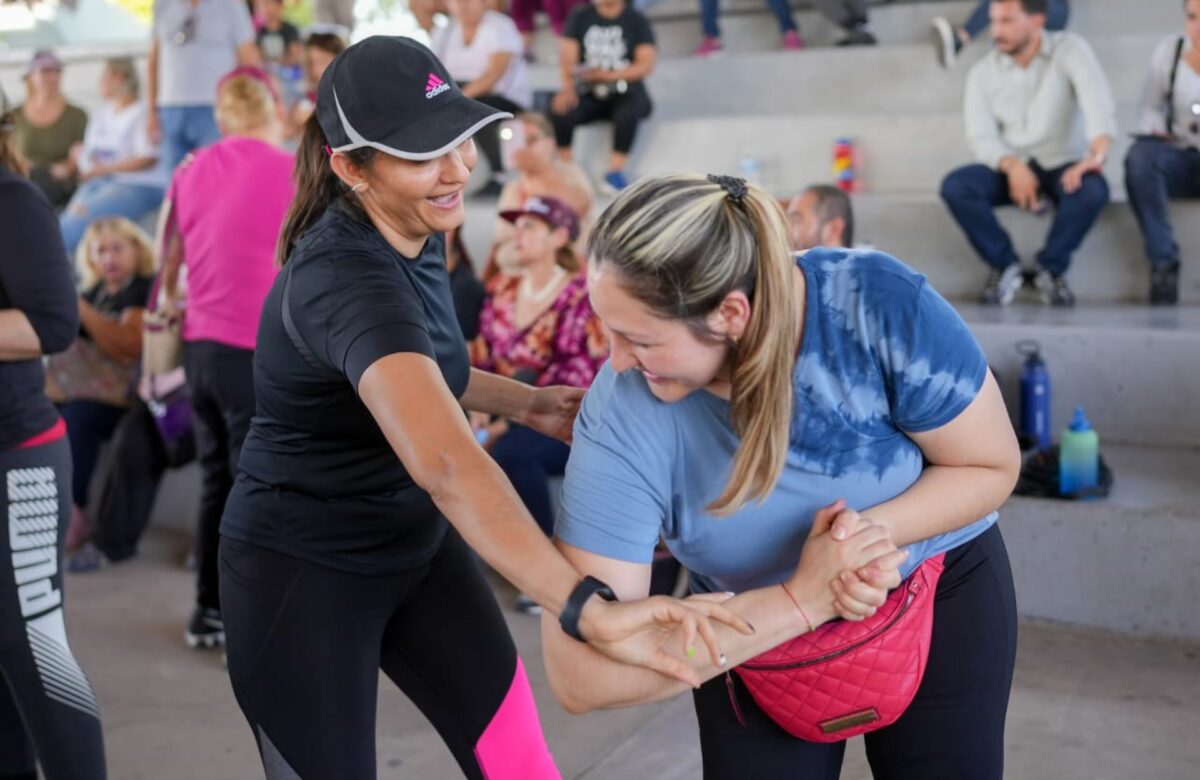 Se capacitan mujeres en defensa personal